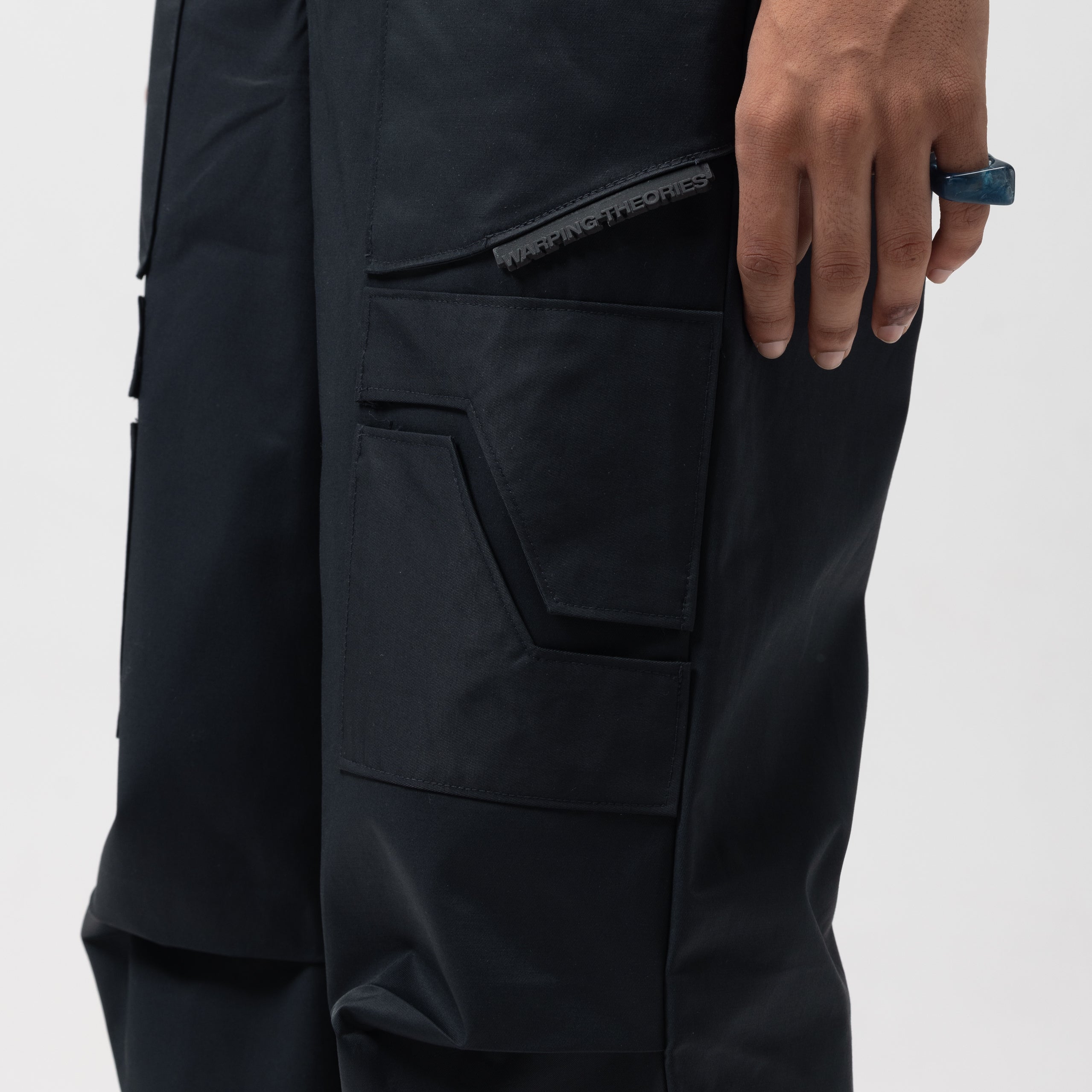 PATCH POCKET PARACHUTE PANTS - ONYX