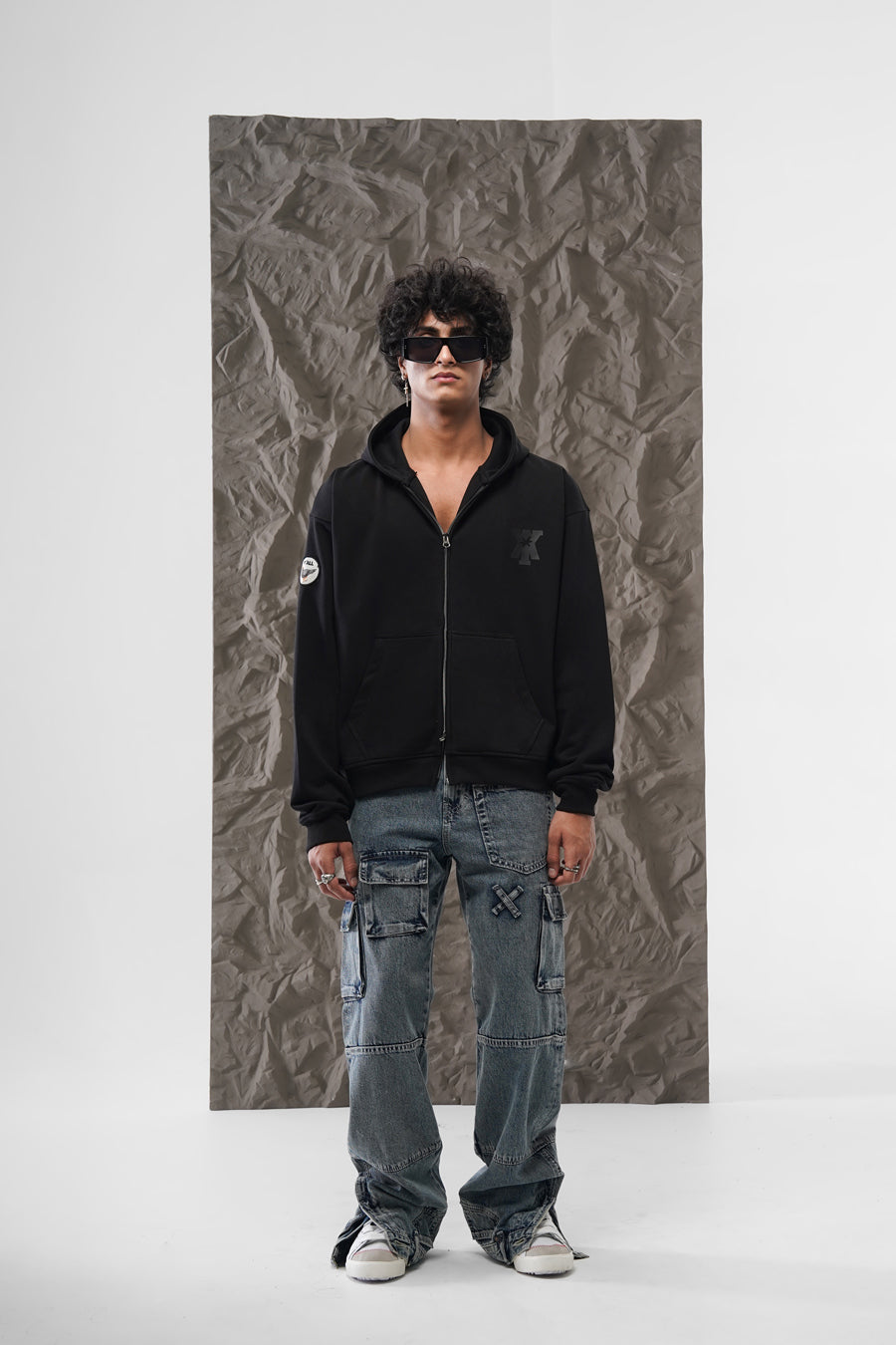 STAMP ZIP UP HOODIE – BLACK