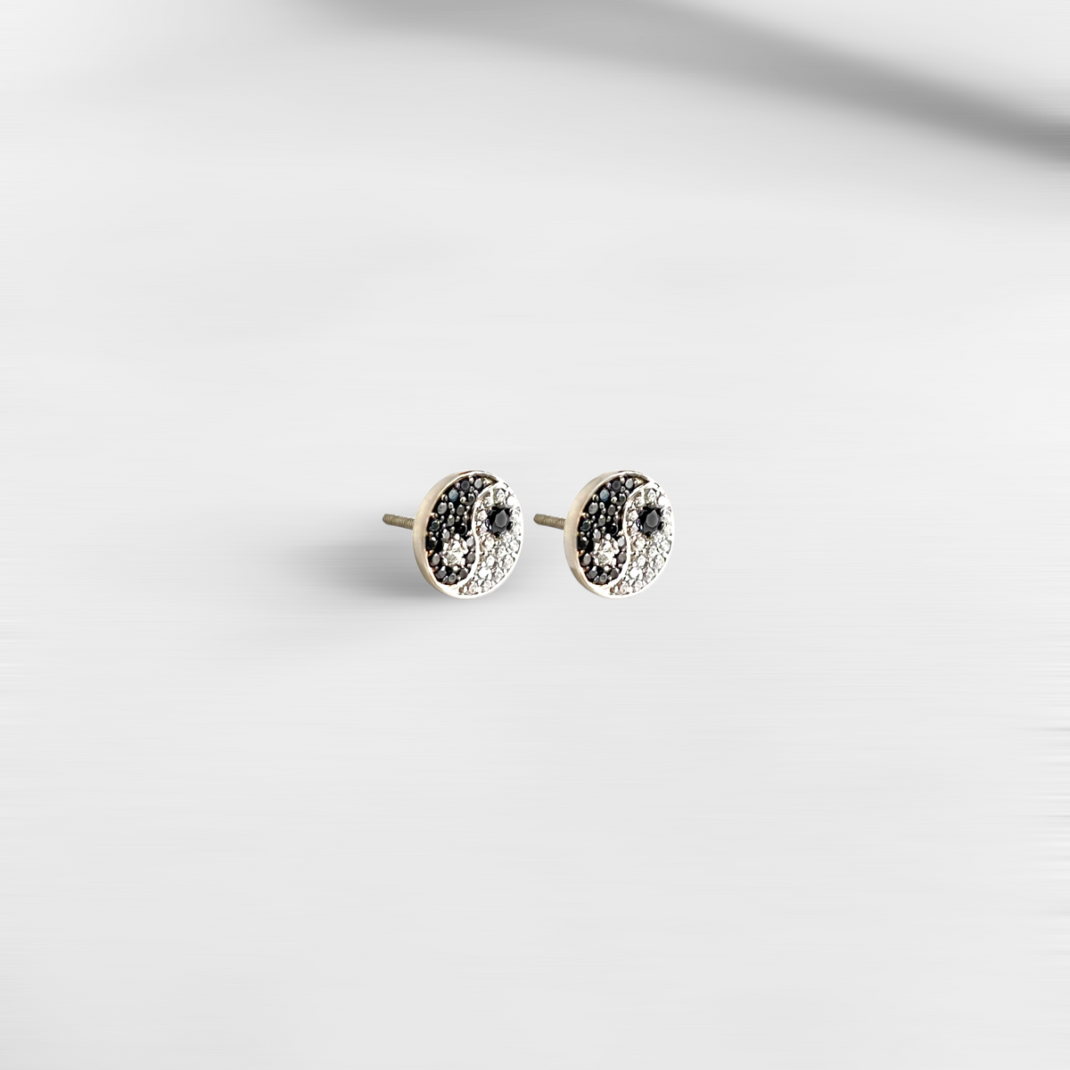 YIN YANG STUD