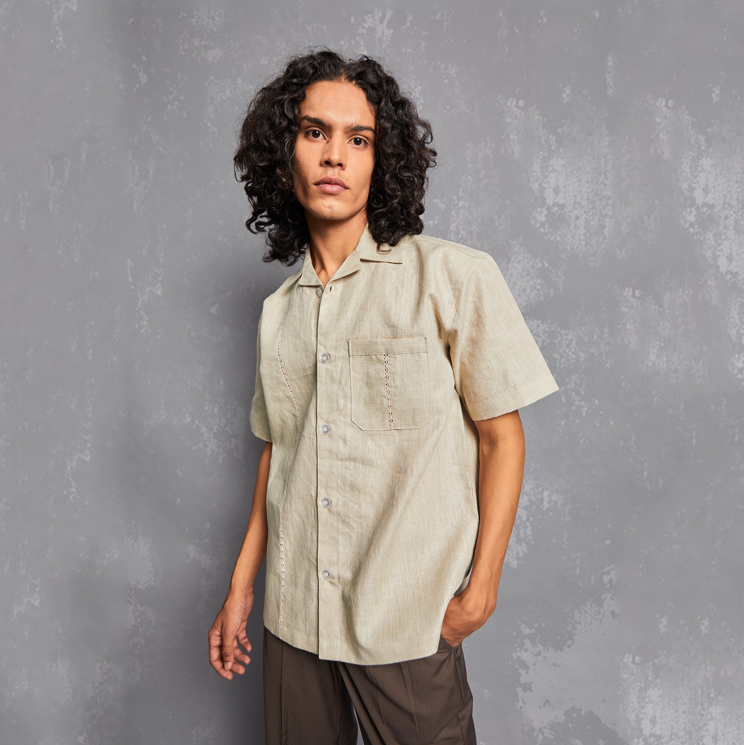 summer essential shirt, for men, menwear inspiration, streetstyle for spring summer 2023, trends, online retail shirt, shopify, people also ask