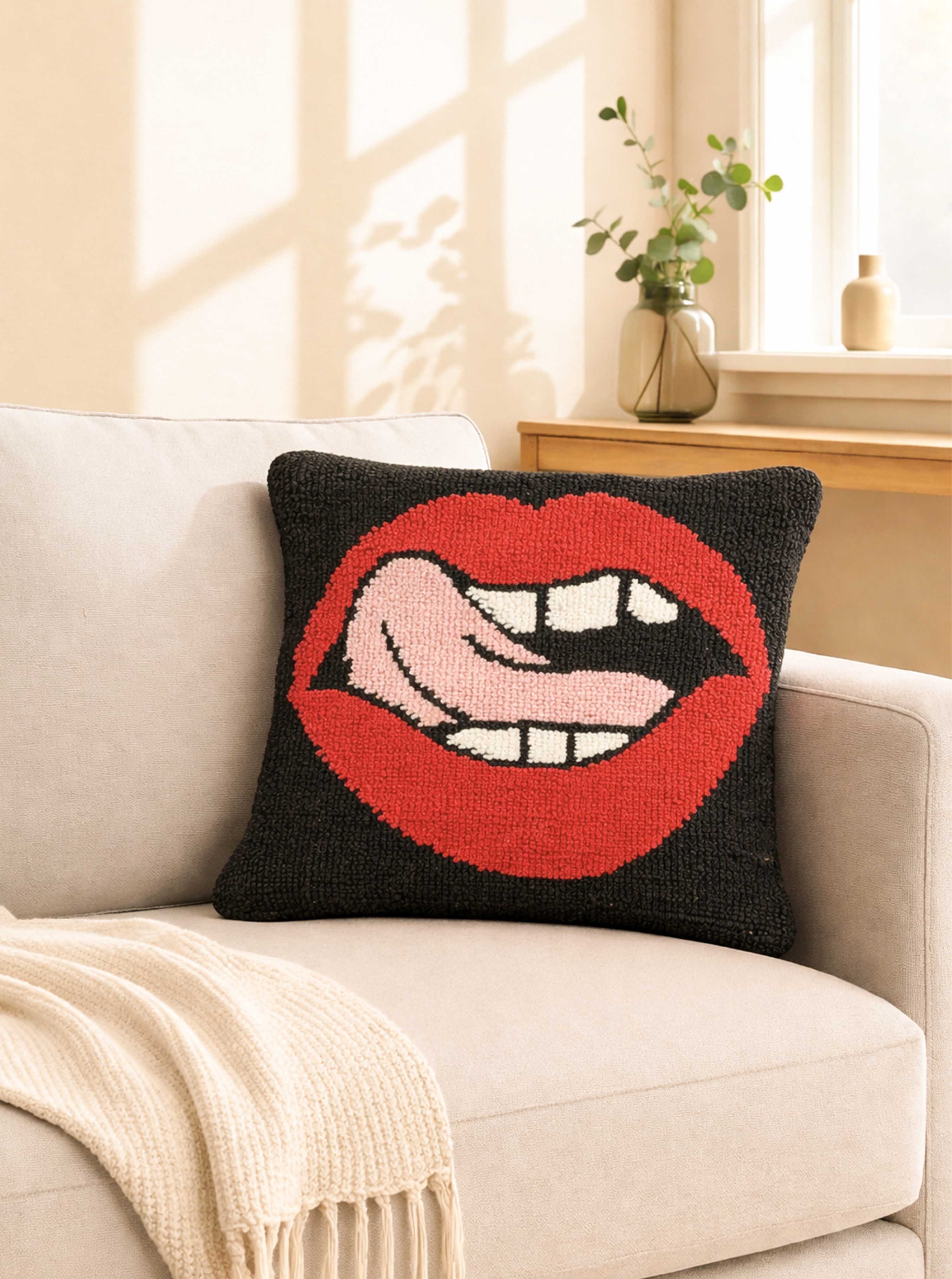 Lips cushion cover