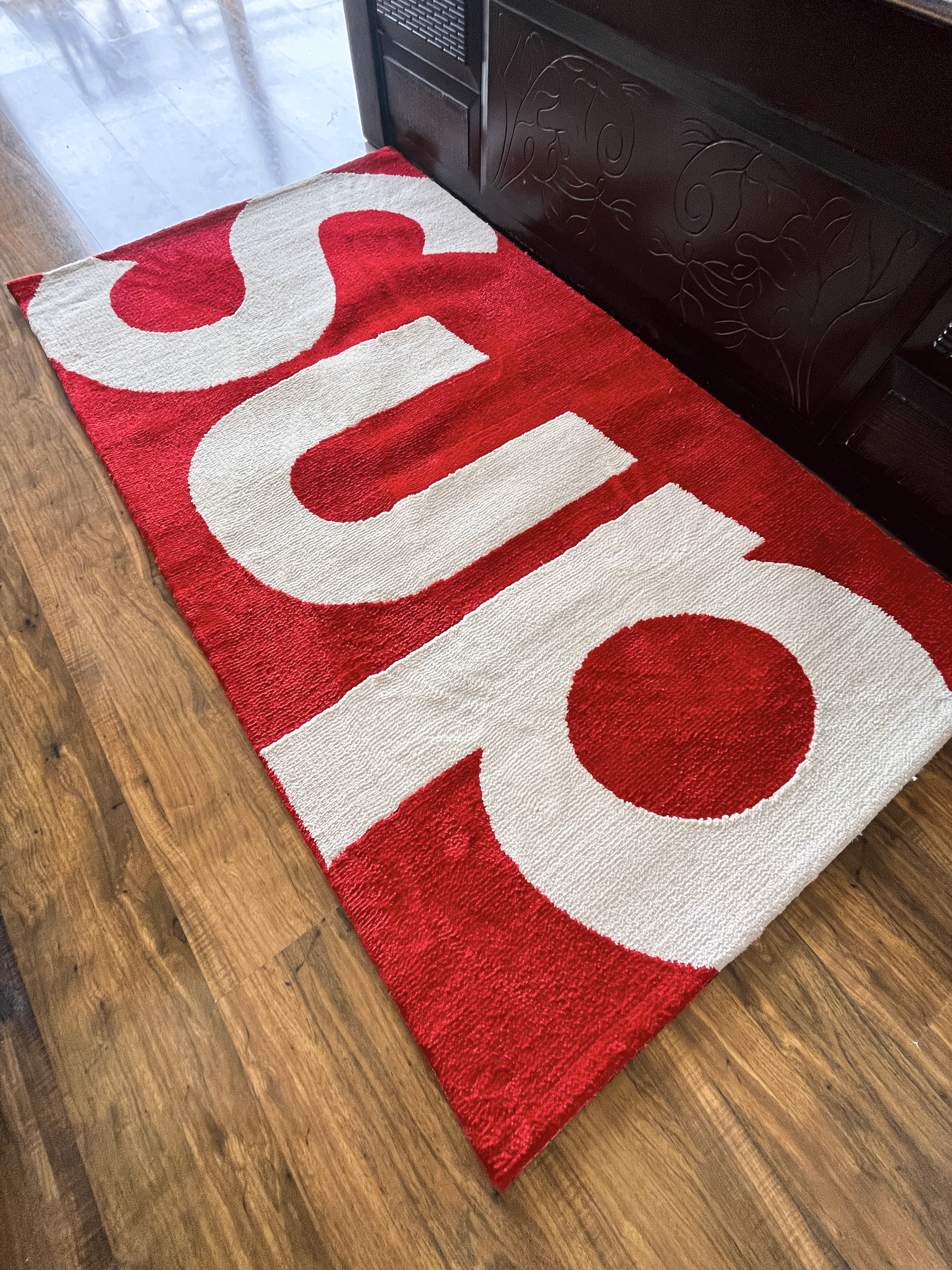 Sup Machine Made Custom Rug