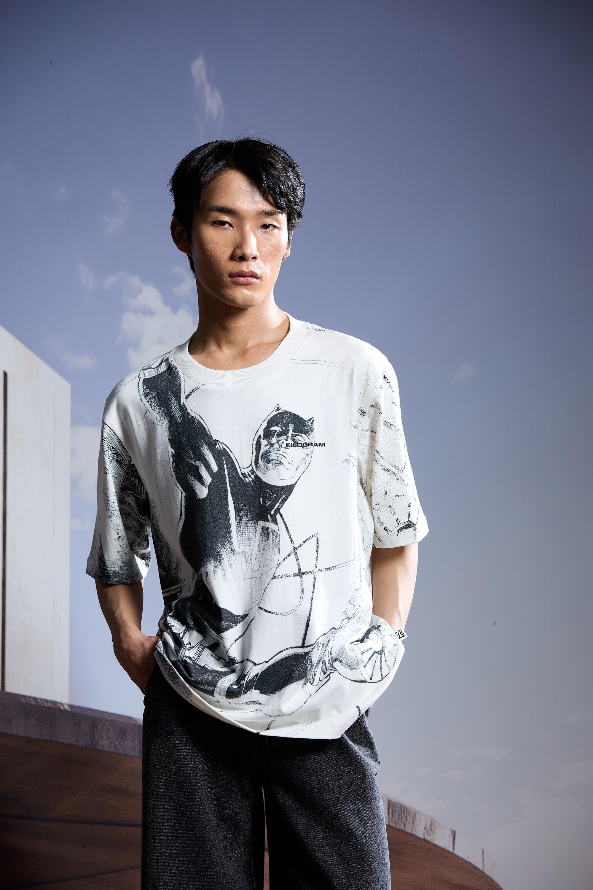 'STRAYLIGHT' T-SHIRT