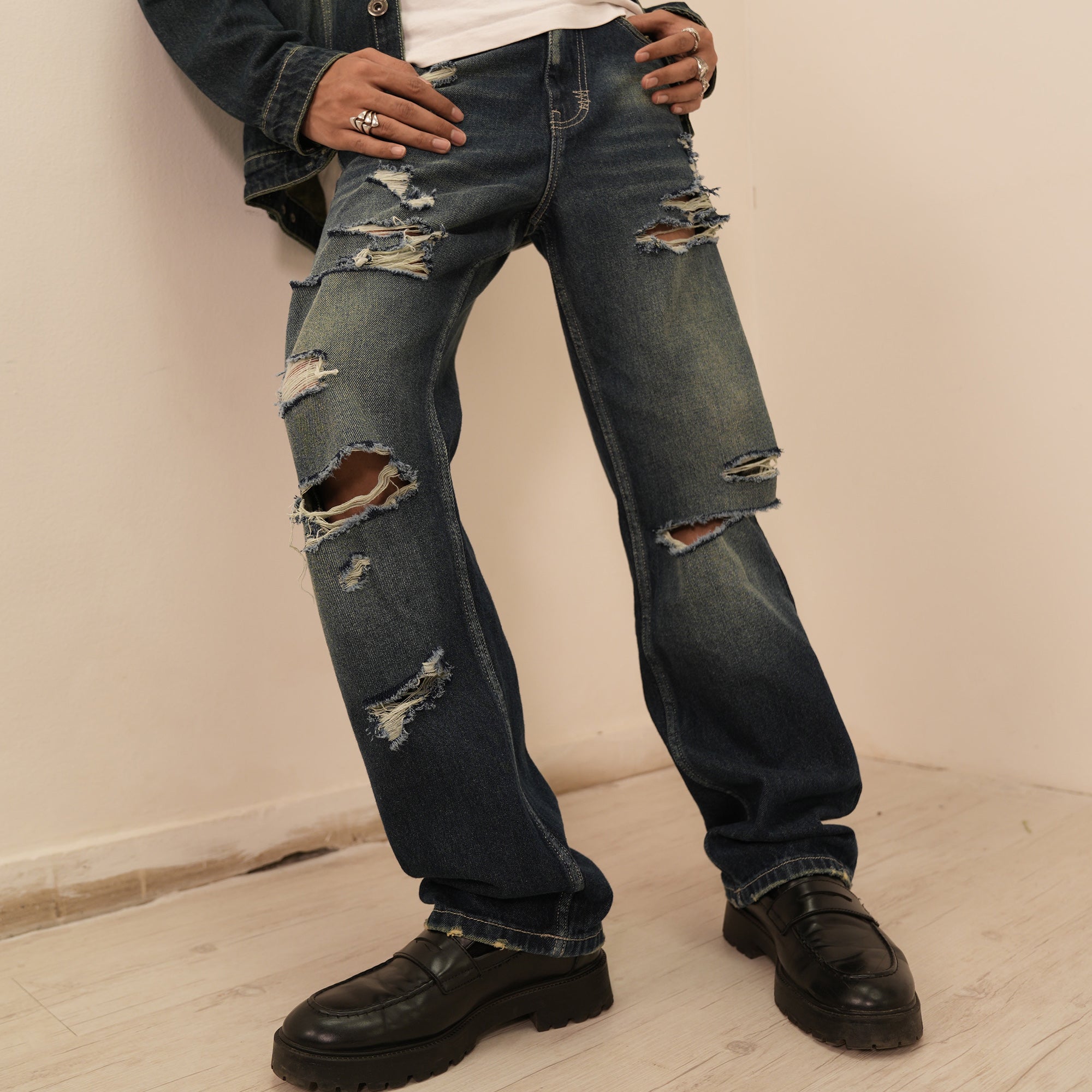 UNISEX AGED STRAIGHT FIT JEANS