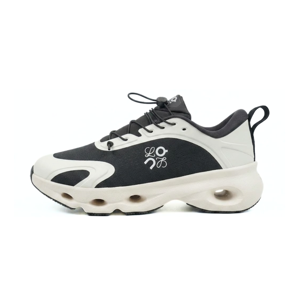 ON Running Cloudsolo Loewe Black Eggshell