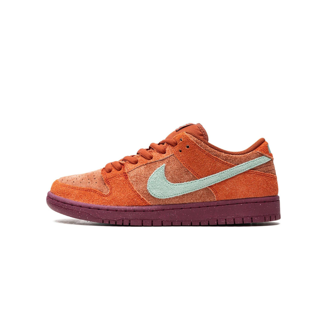 Nike SB Dunk Low Mystic Red Rosewood