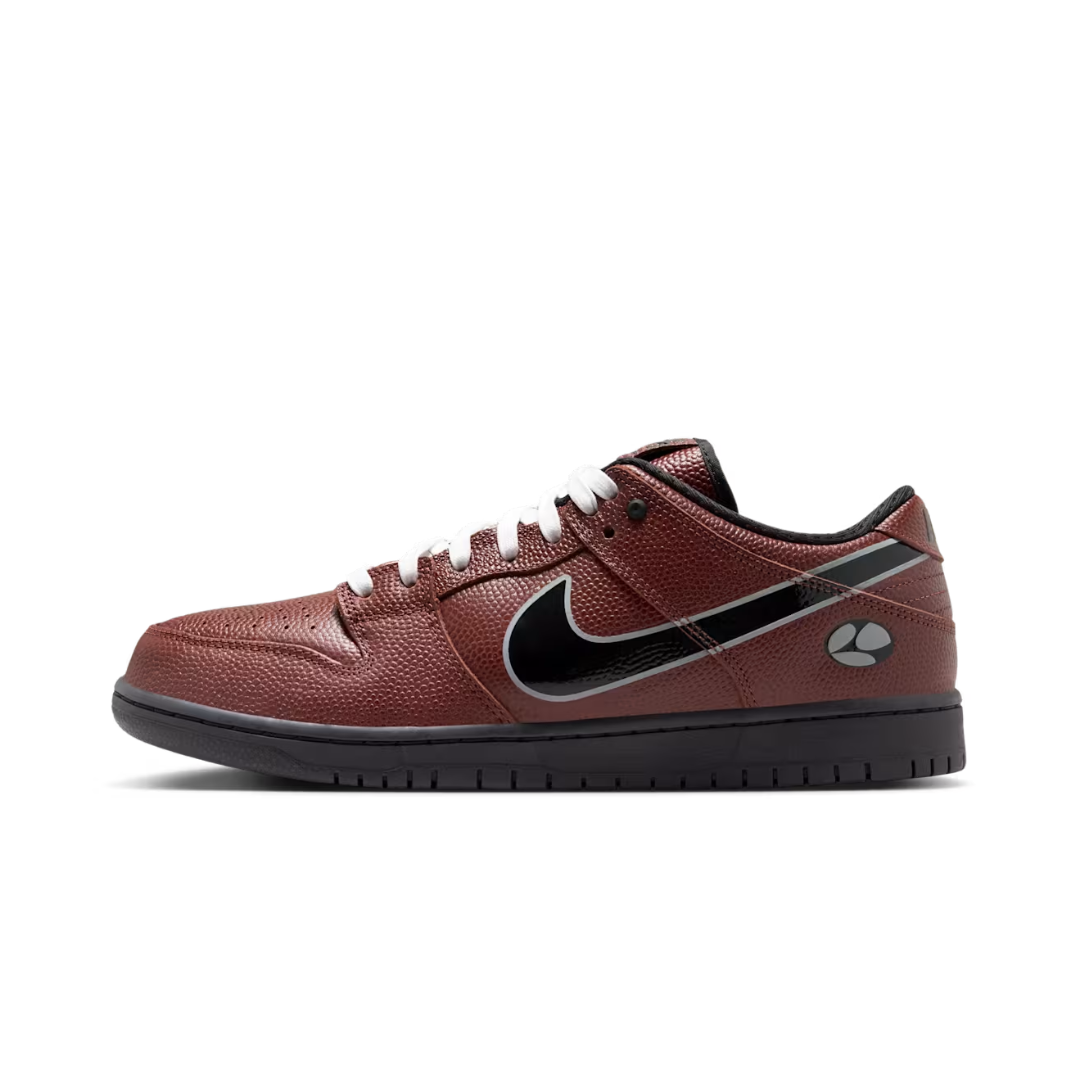 Nike SB Dunk Low Limosine Skateboards