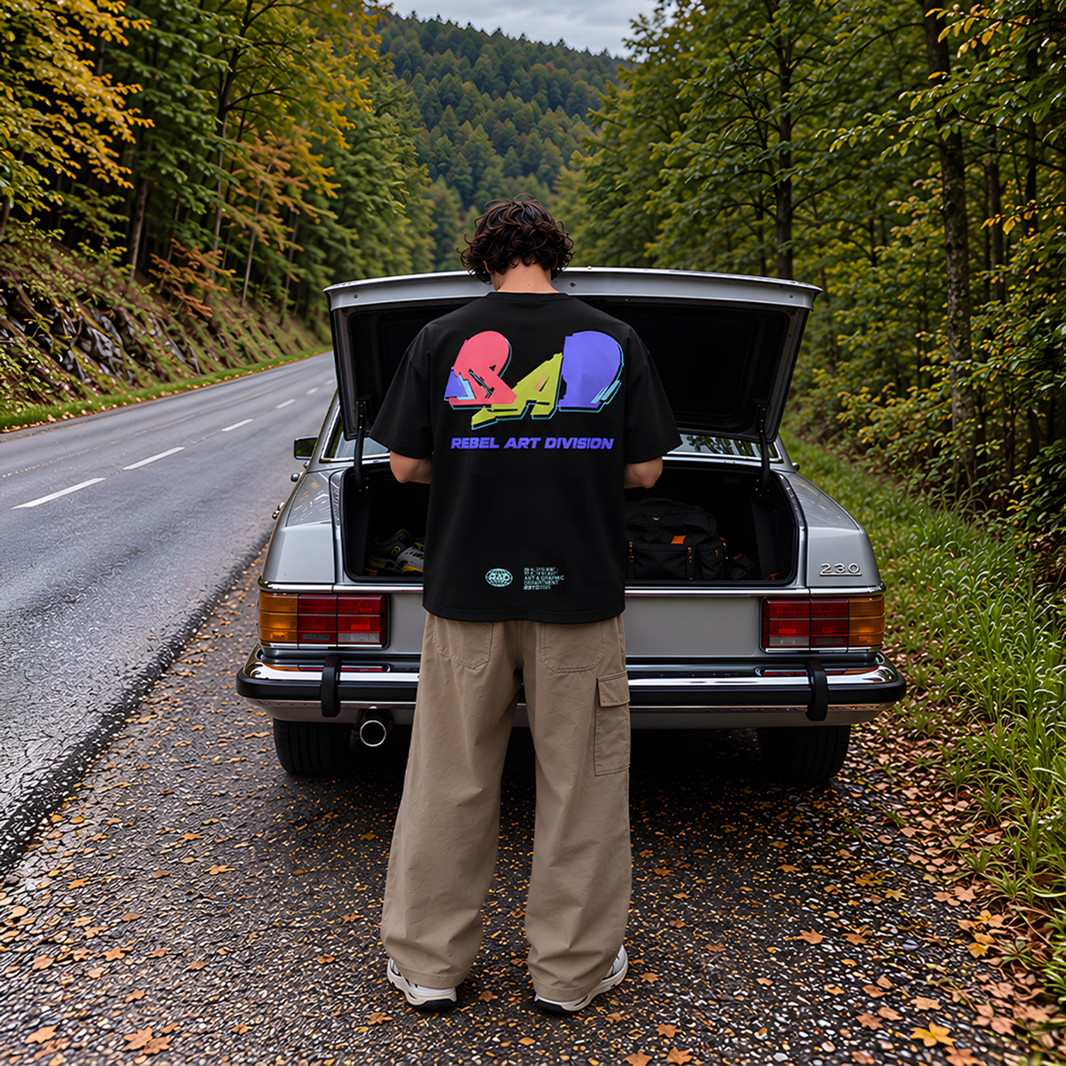 RAD SIGNATURE TEE