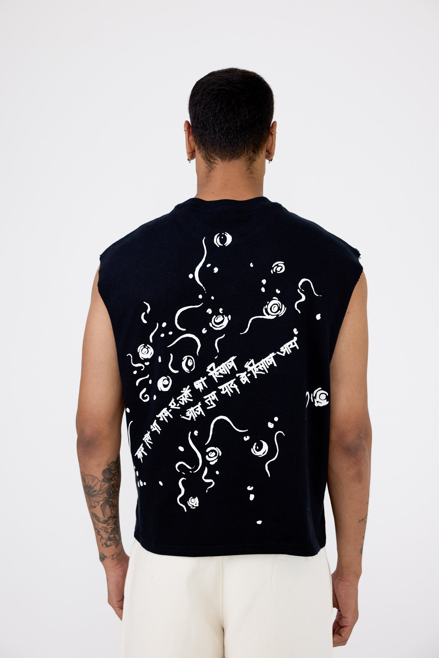 Gham-e-hisaab' sleeveless T-shirt