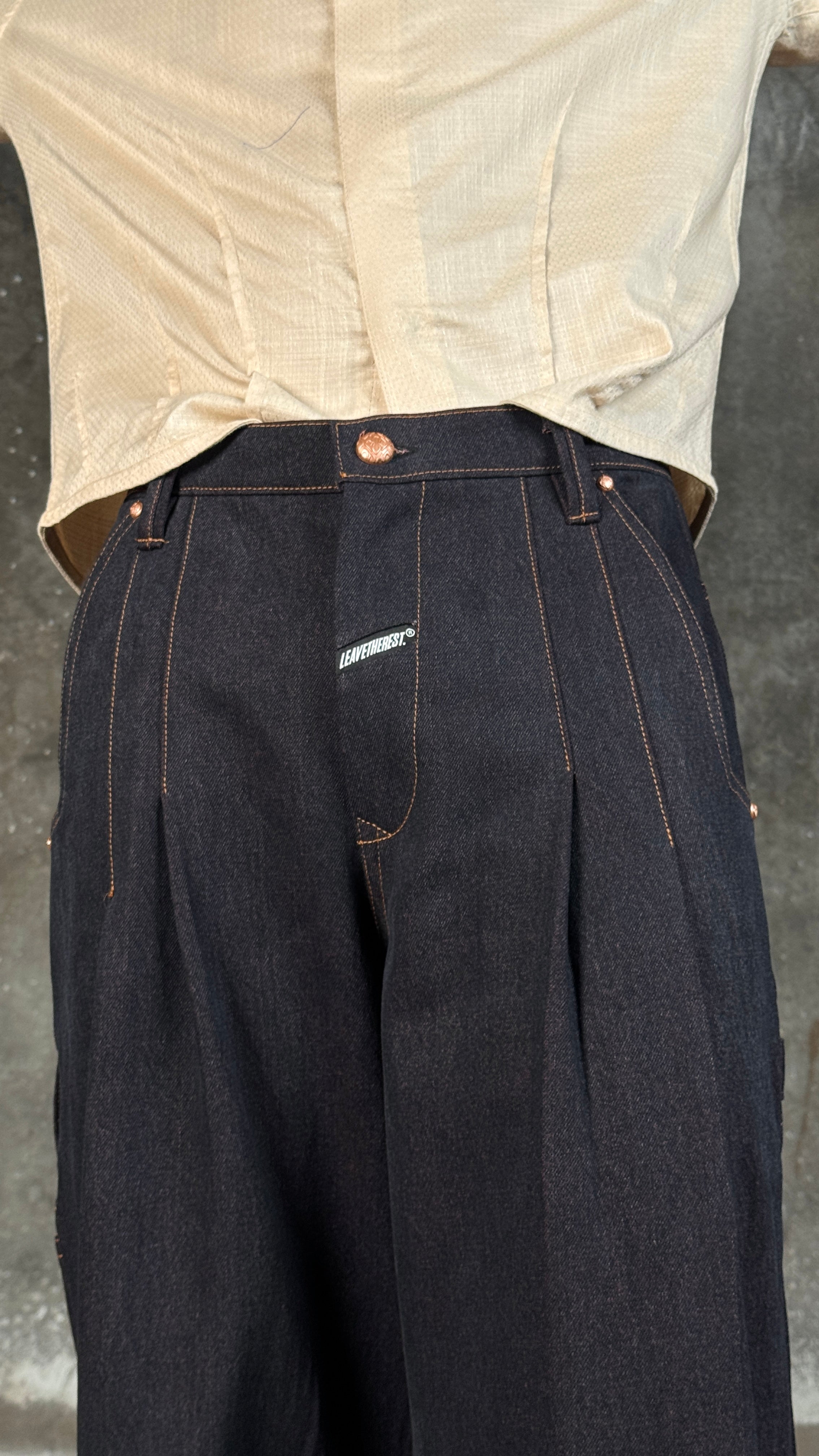 Double Pleats Masti-Raw Cola.