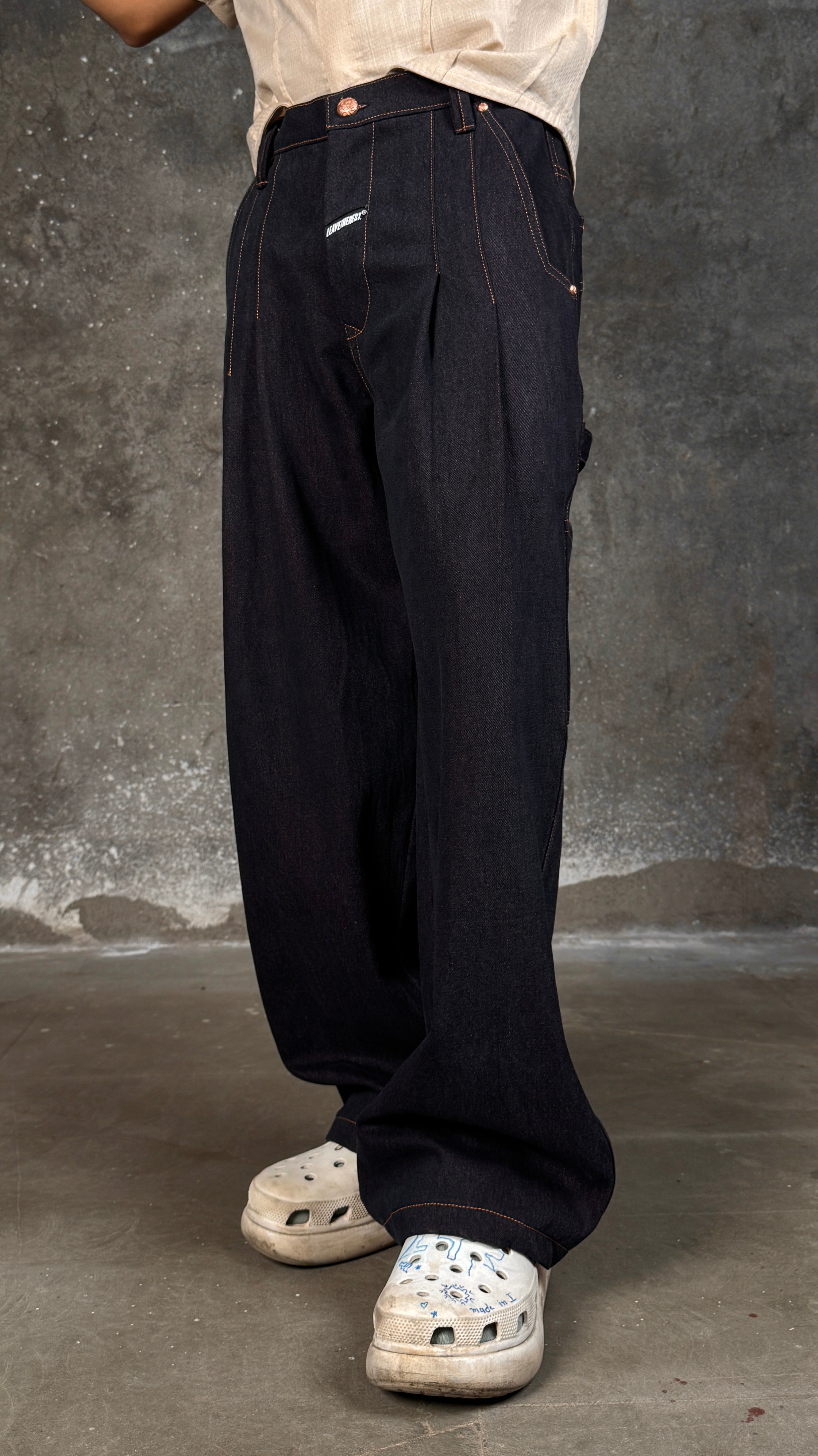 Double Pleats Masti-Raw Cola.