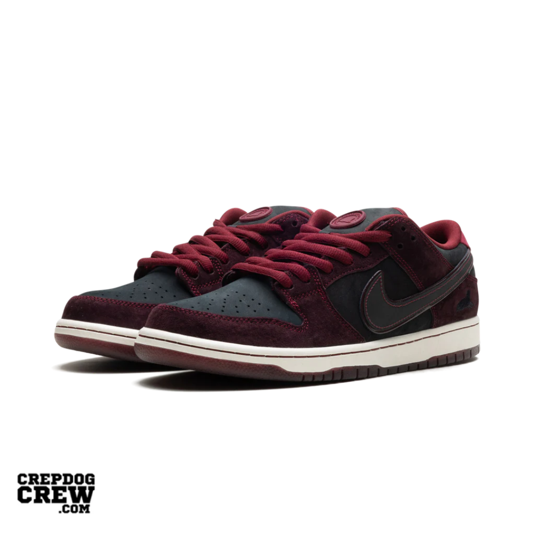 Nike SB Dunk Low Riot Skateshop