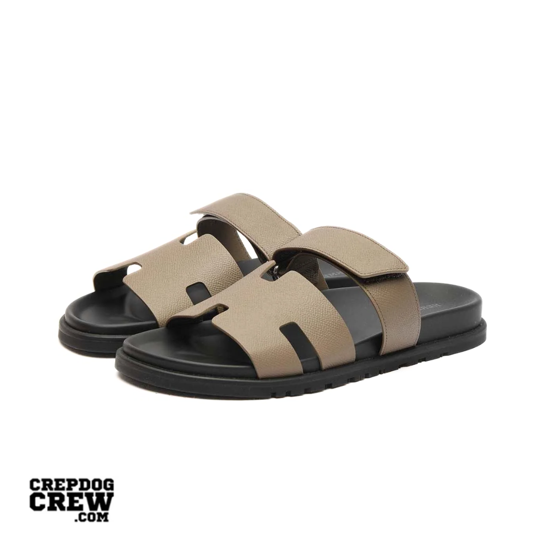 HERMES CHYPRE SANDAL ETOUPE