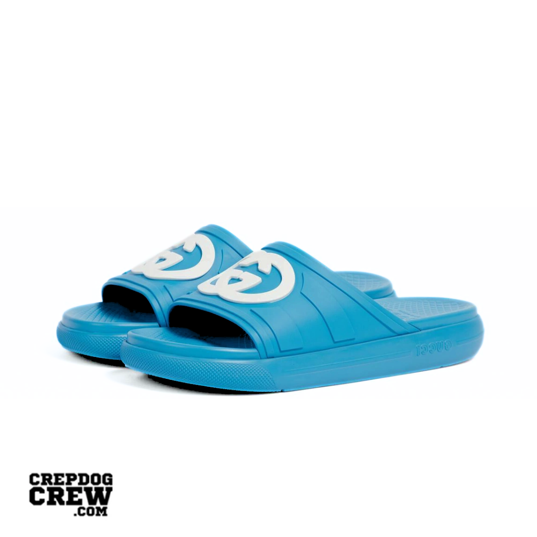 GUCCI RUBBER SLIDE BLUE