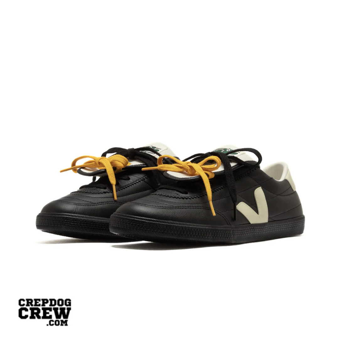 VEJA Panenka Leather Magliano Black