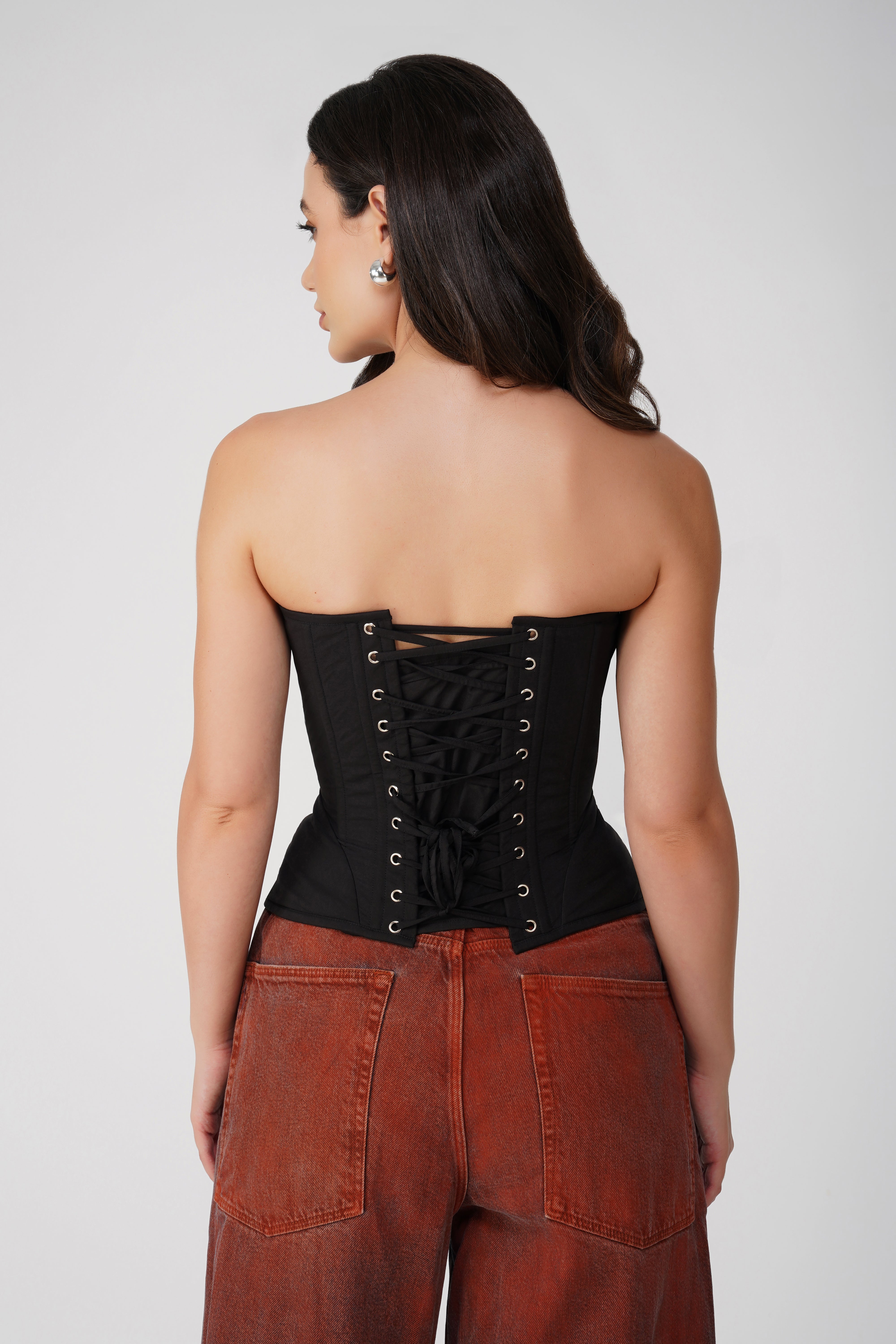 SCULPTED BLACK CORSET