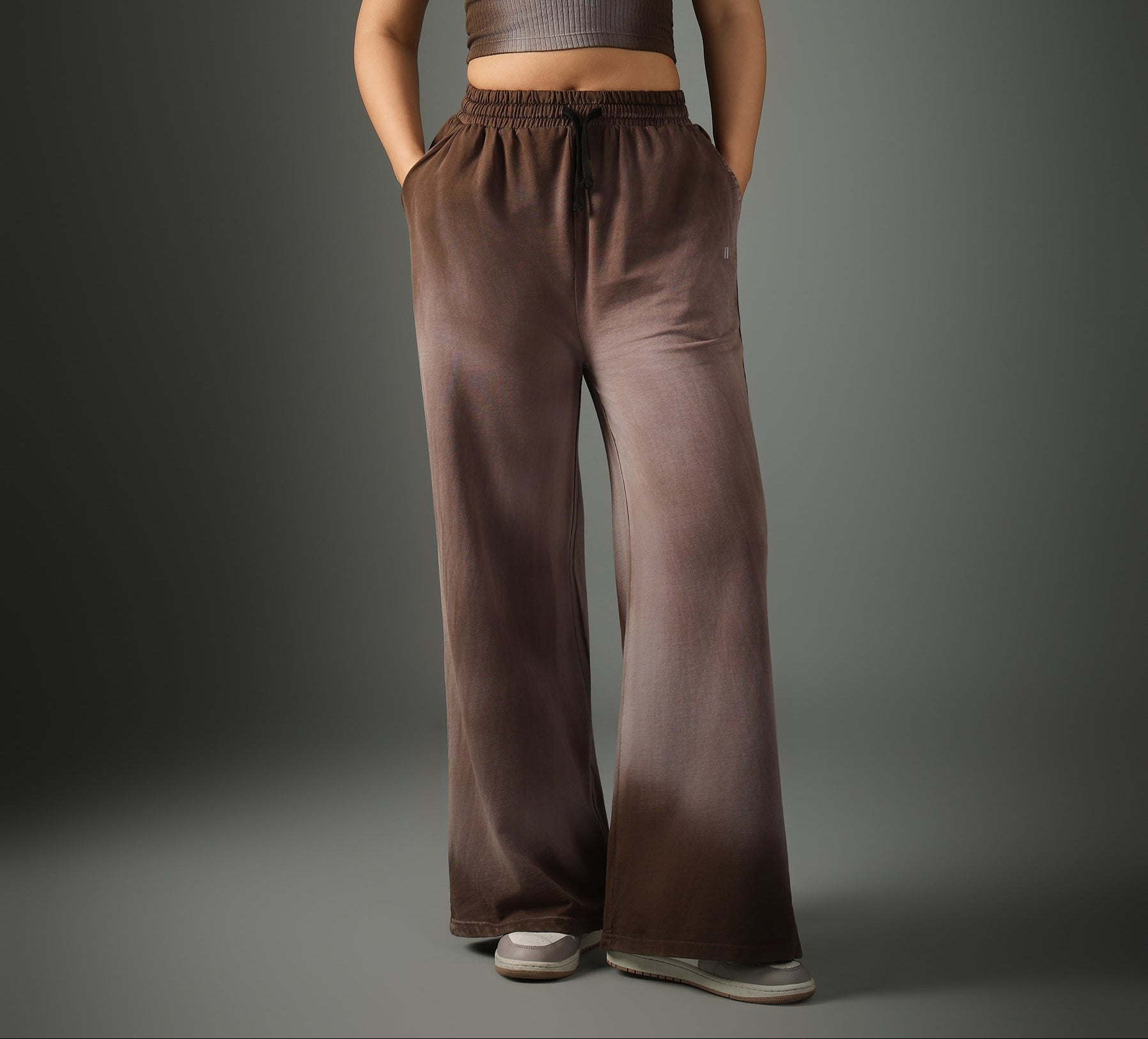 Spray Wash Baggy Joggers – Brown