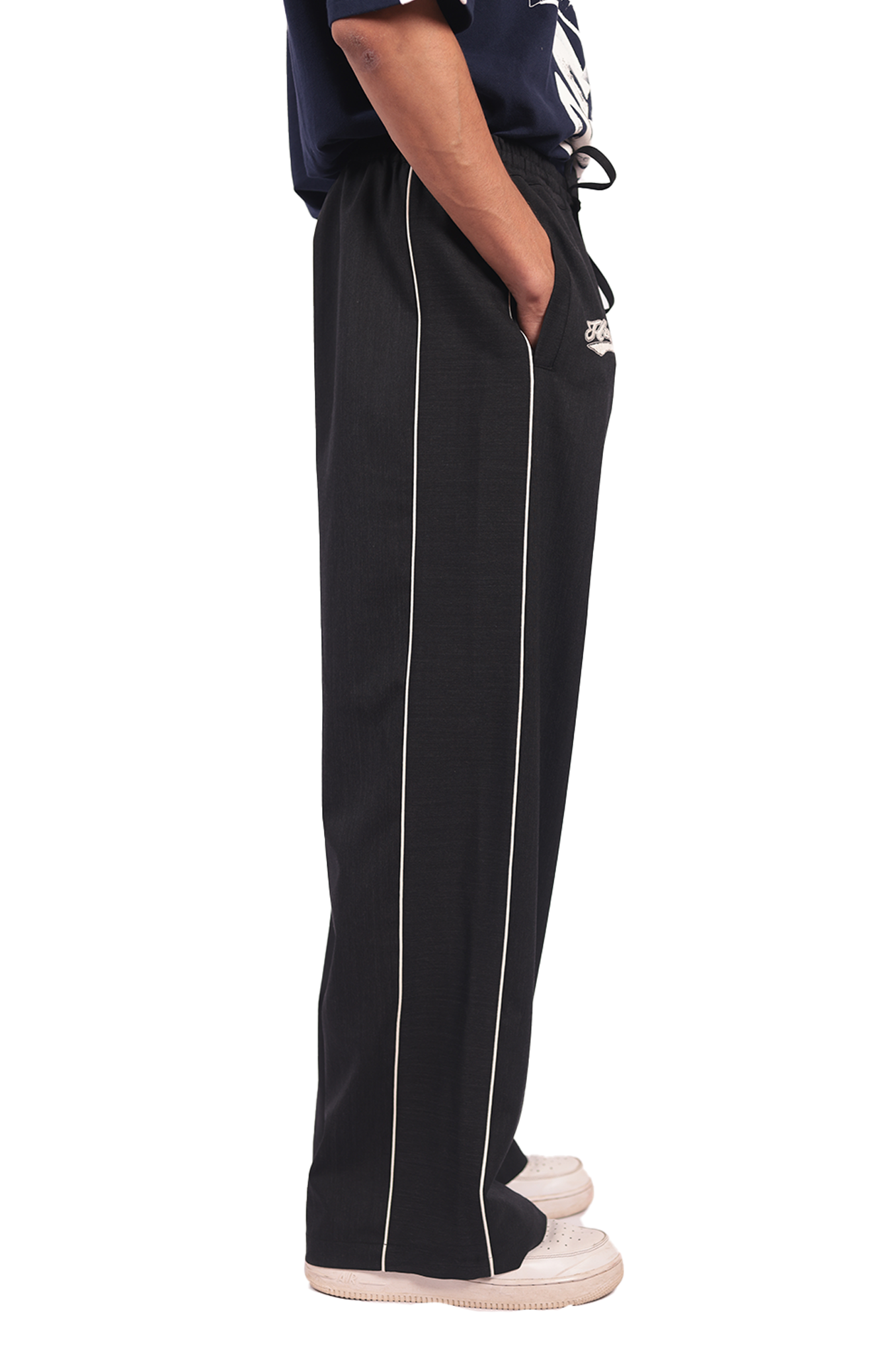 Shreyas Iyer x HUEMN embroidered trackpant with piping detail (Black)