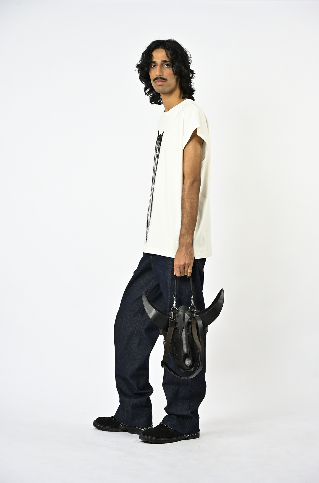 Hand-embroidered canine top with hanging silk threads (Men's) - White