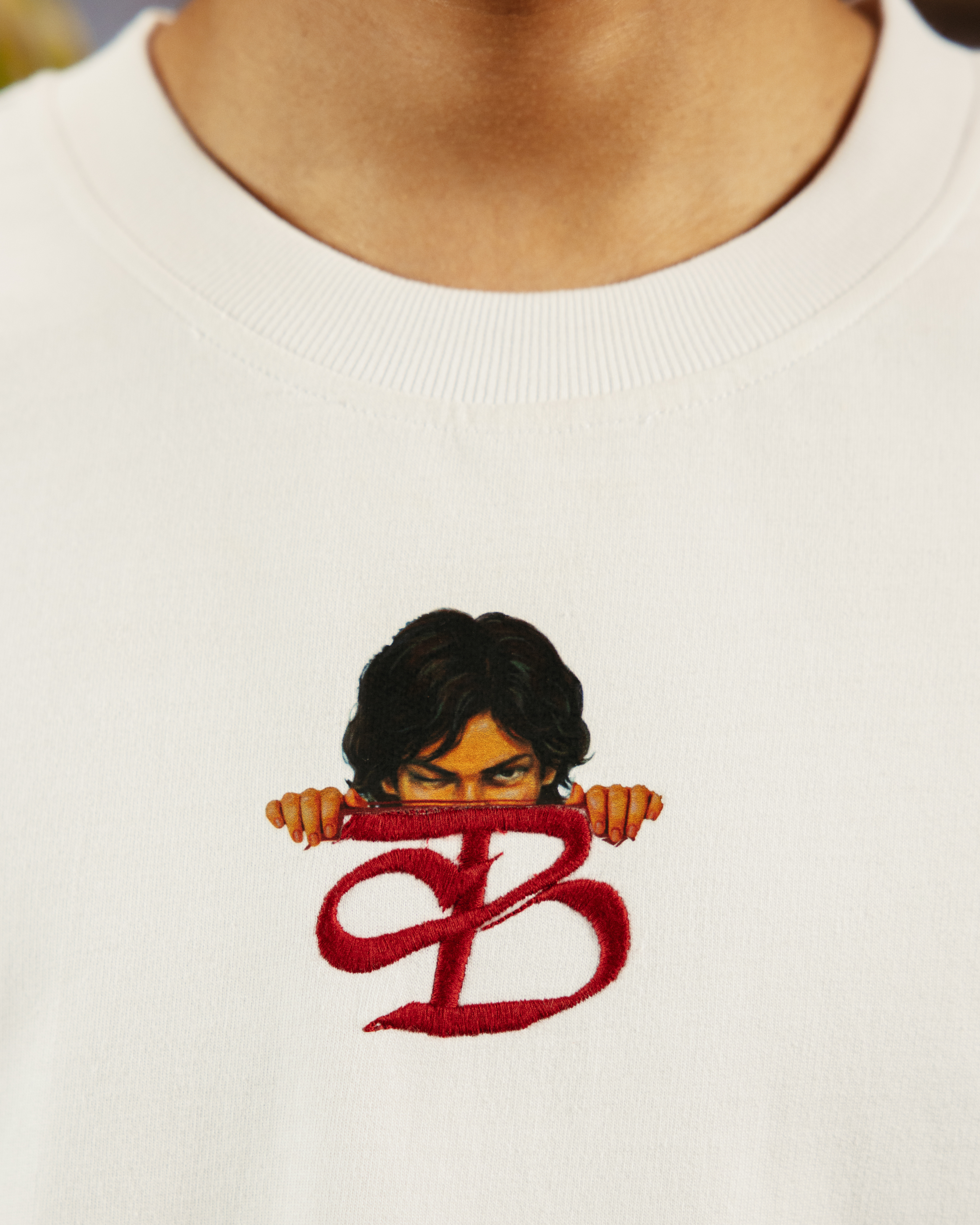 AUNTIES ARE WATCHING (T-SHIRT)