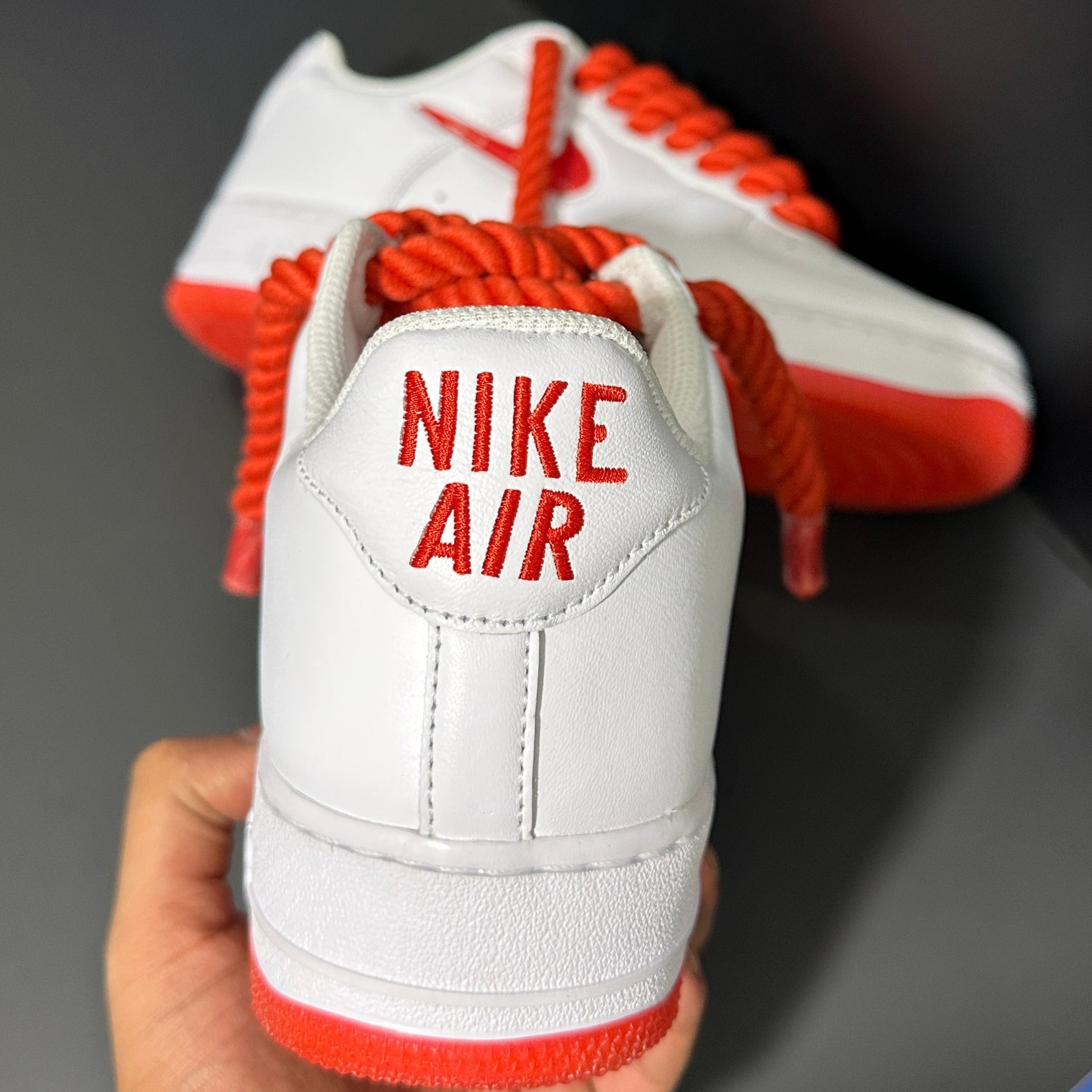 UNIVERSITY RED ROPE AF1