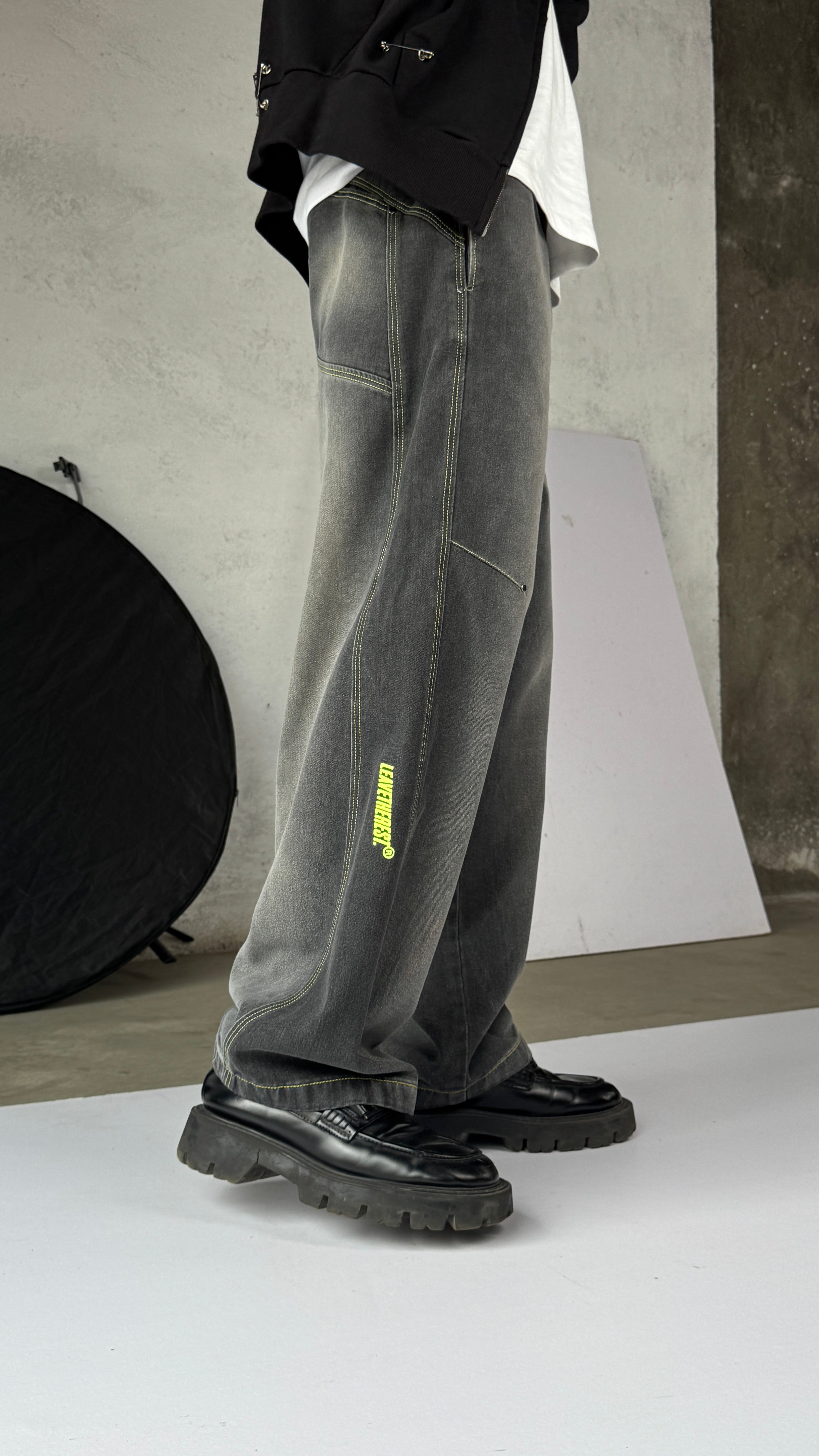 B4 Curved-black spray - RTW