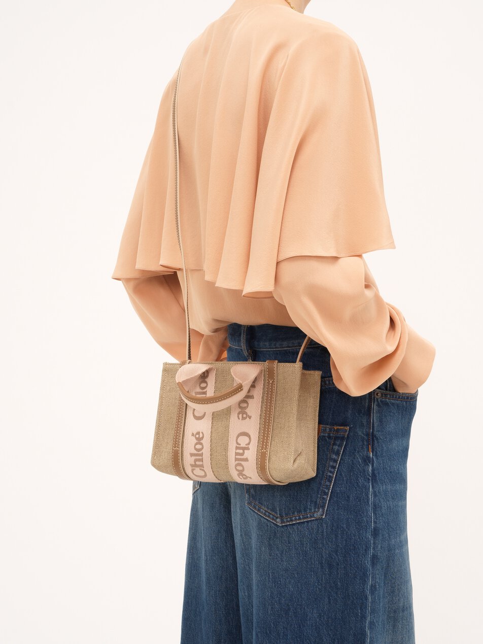 CHLOE Mini Woody tote bag in linen Blushy Beige