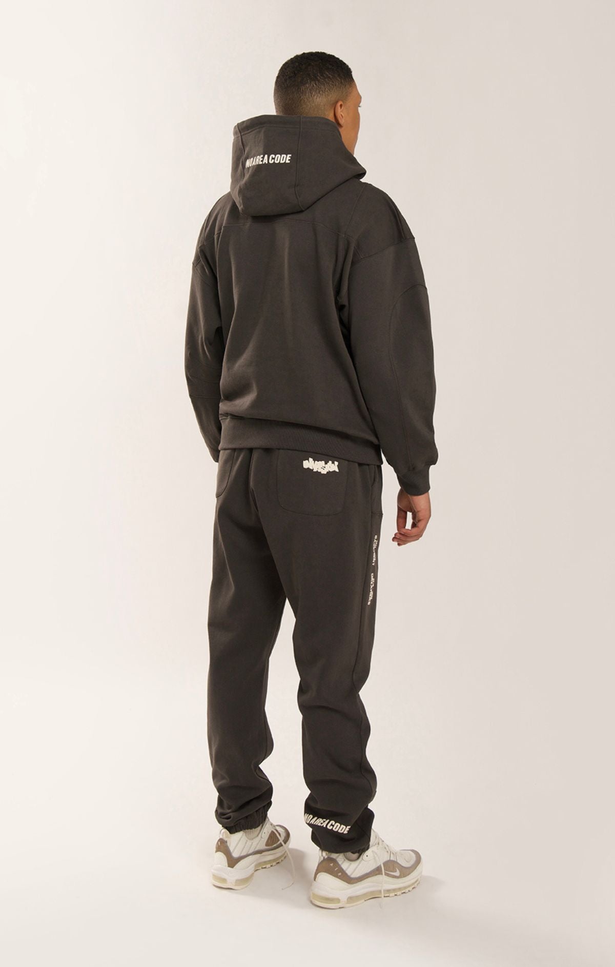 00:30  04:30 JOGGERS
