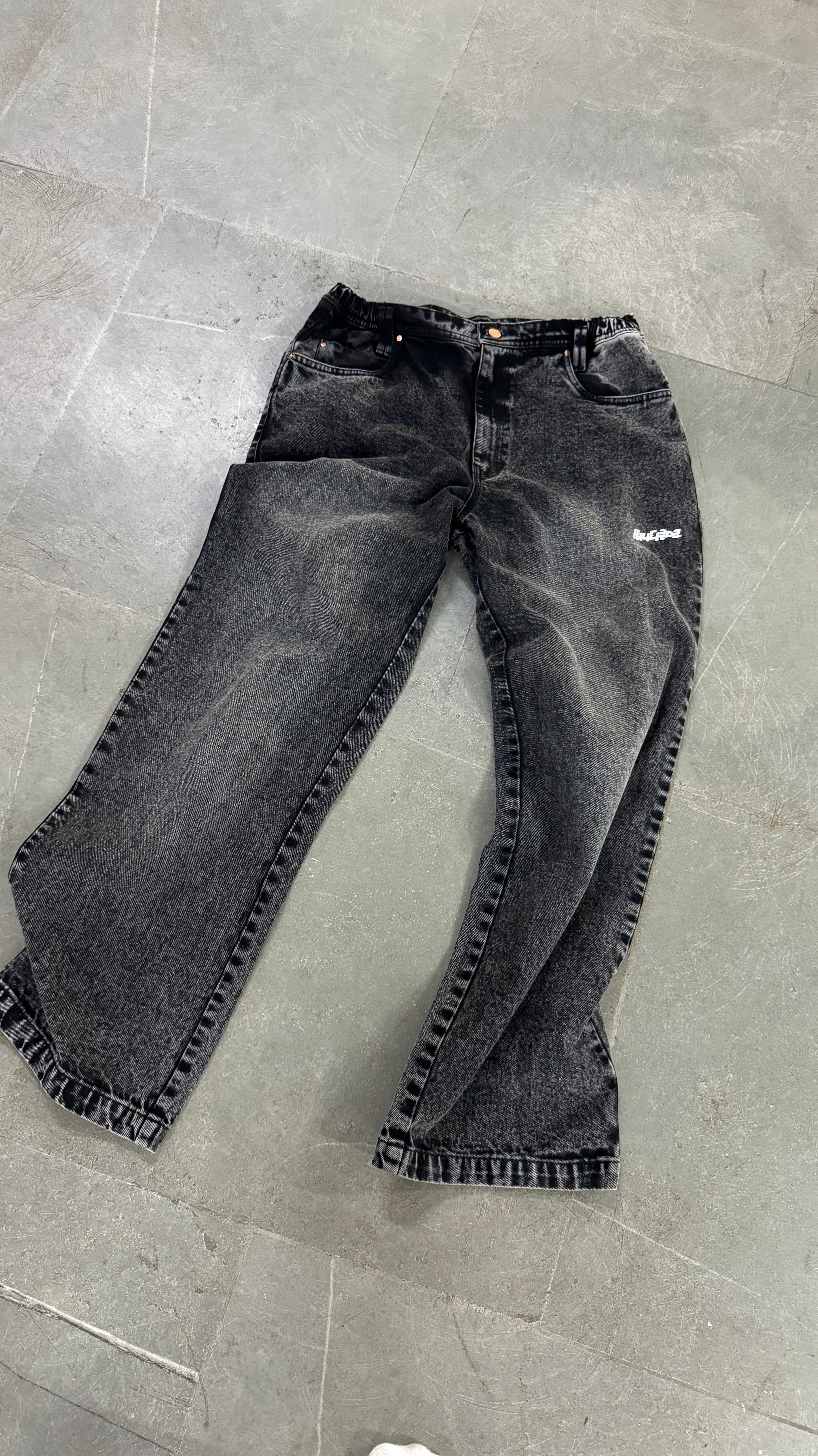 KAALA PATTHAR JEANS RTW