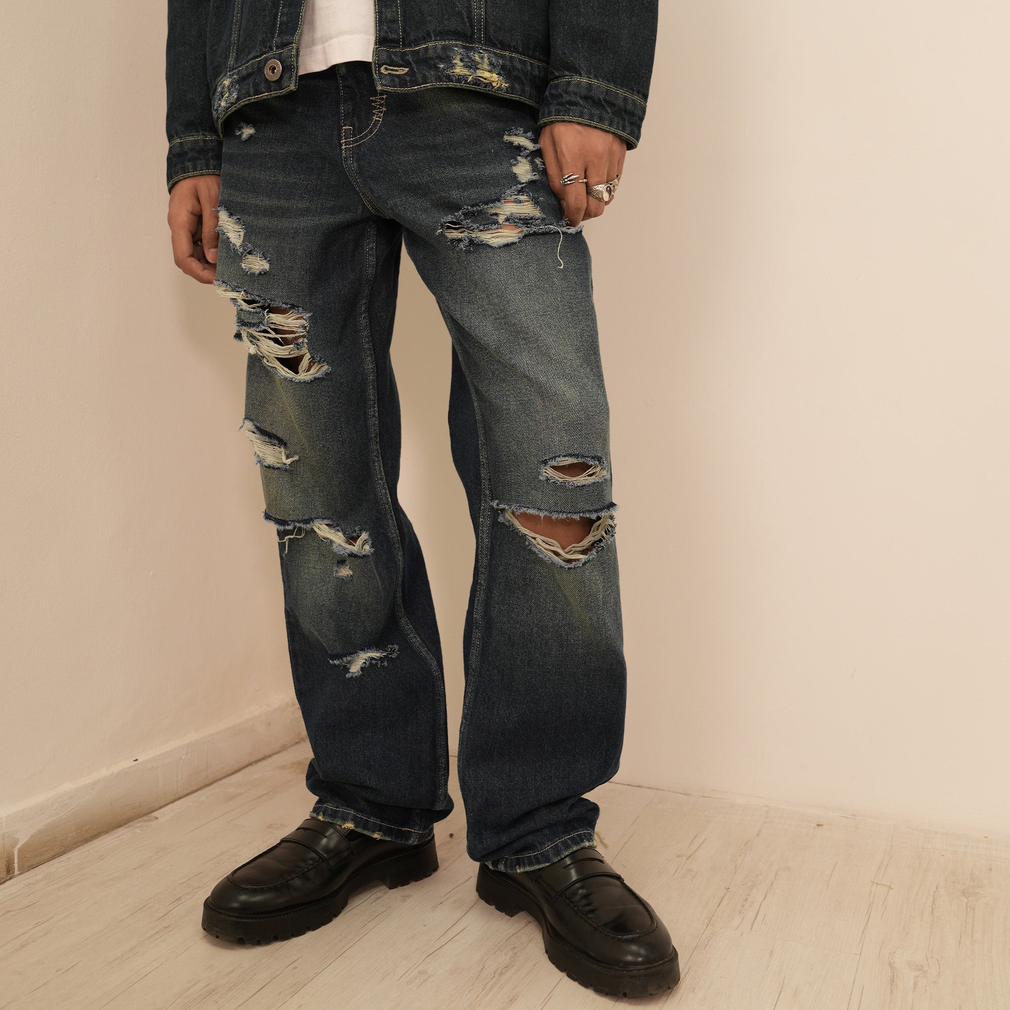 UNISEX AGED STRAIGHT FIT JEANS