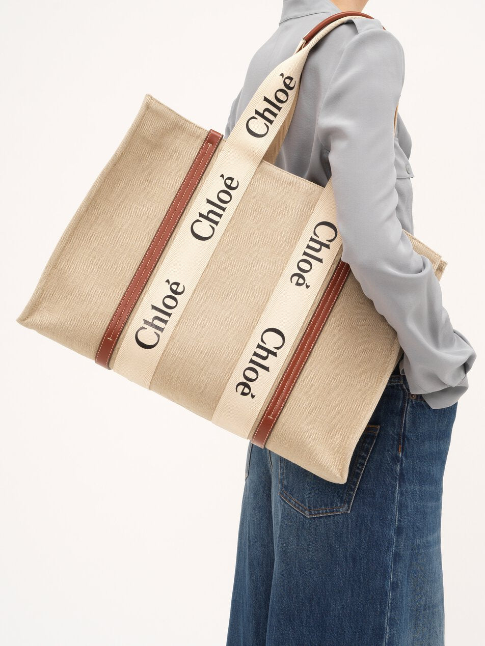 CHLOE Large Woody tote bag in linen White - Brown