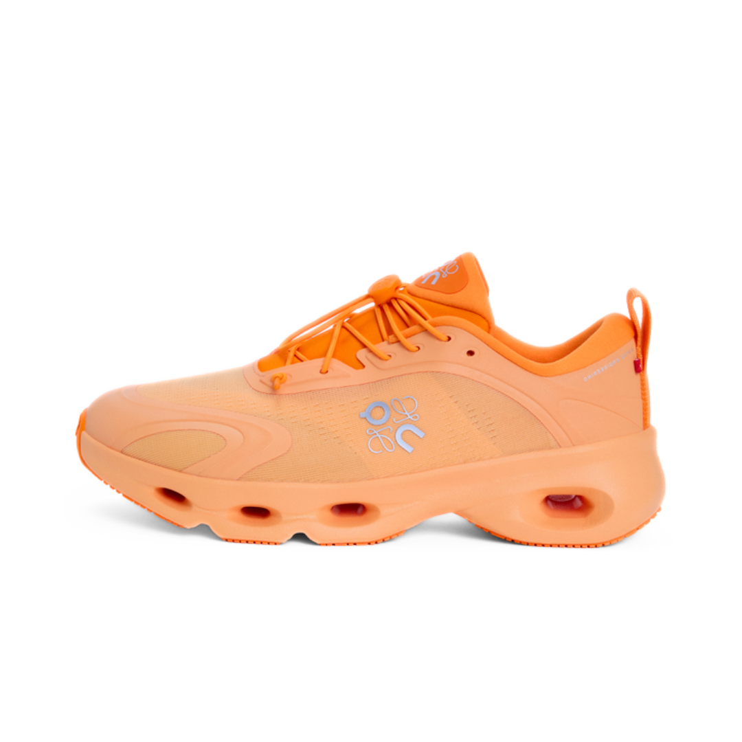 ON Running Cloudsolo Loewe Orange