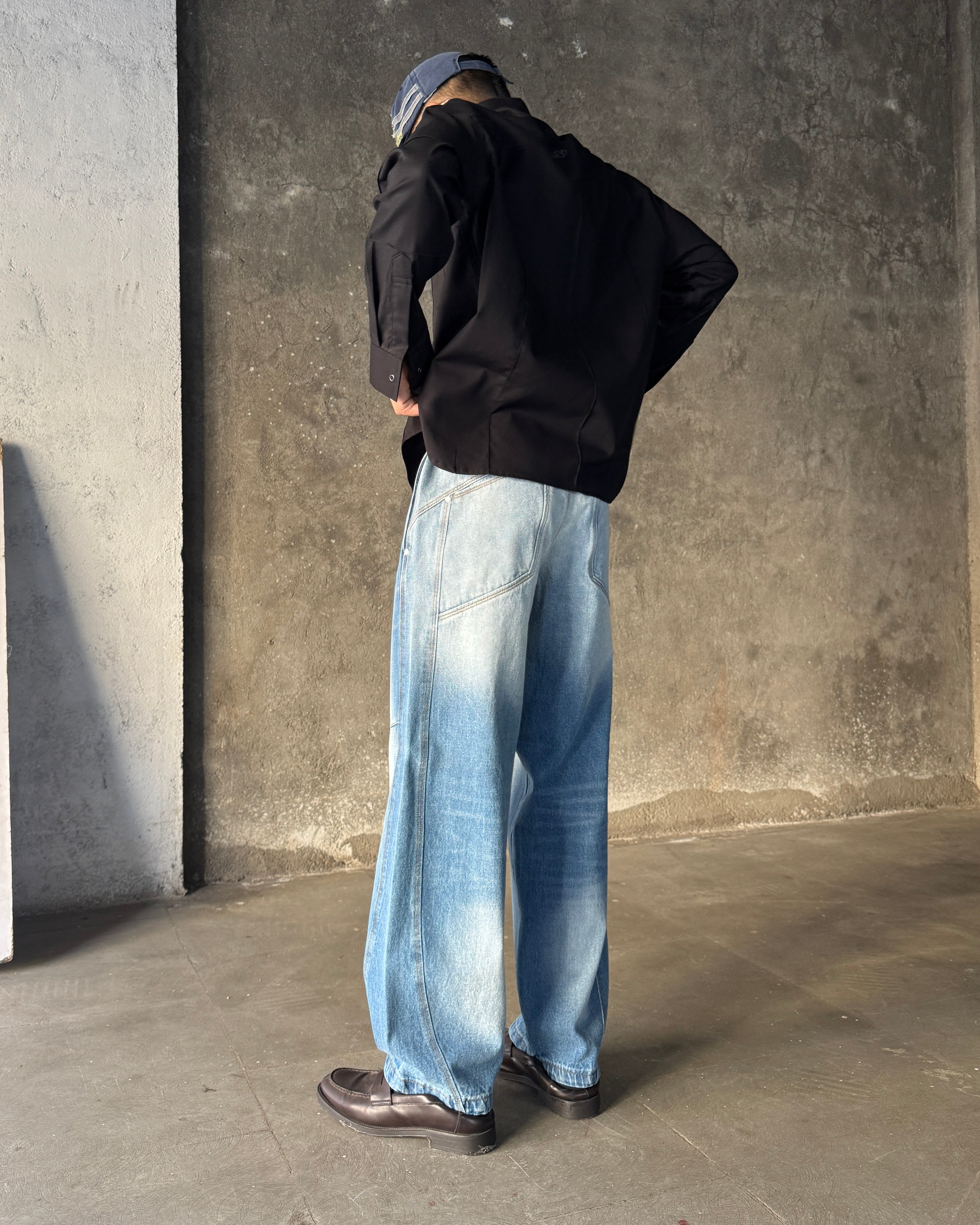 B4 curved- mid blue