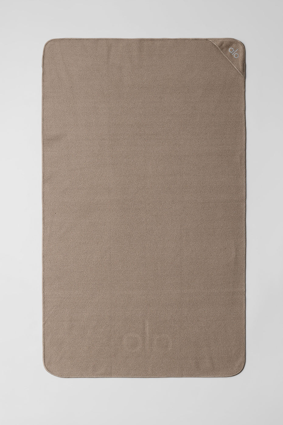 alo Performance No Sweat Hand Towel - Gravel