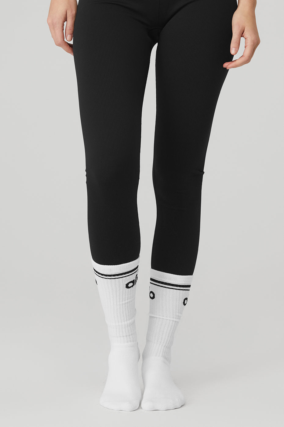 alo Women's Throwback Barre Sock - White/Black