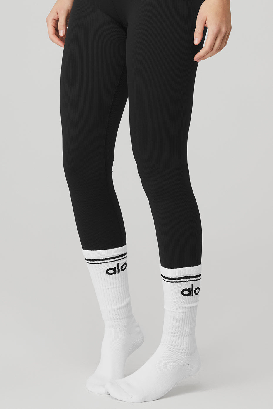 alo Women's Throwback Barre Sock - White/Black