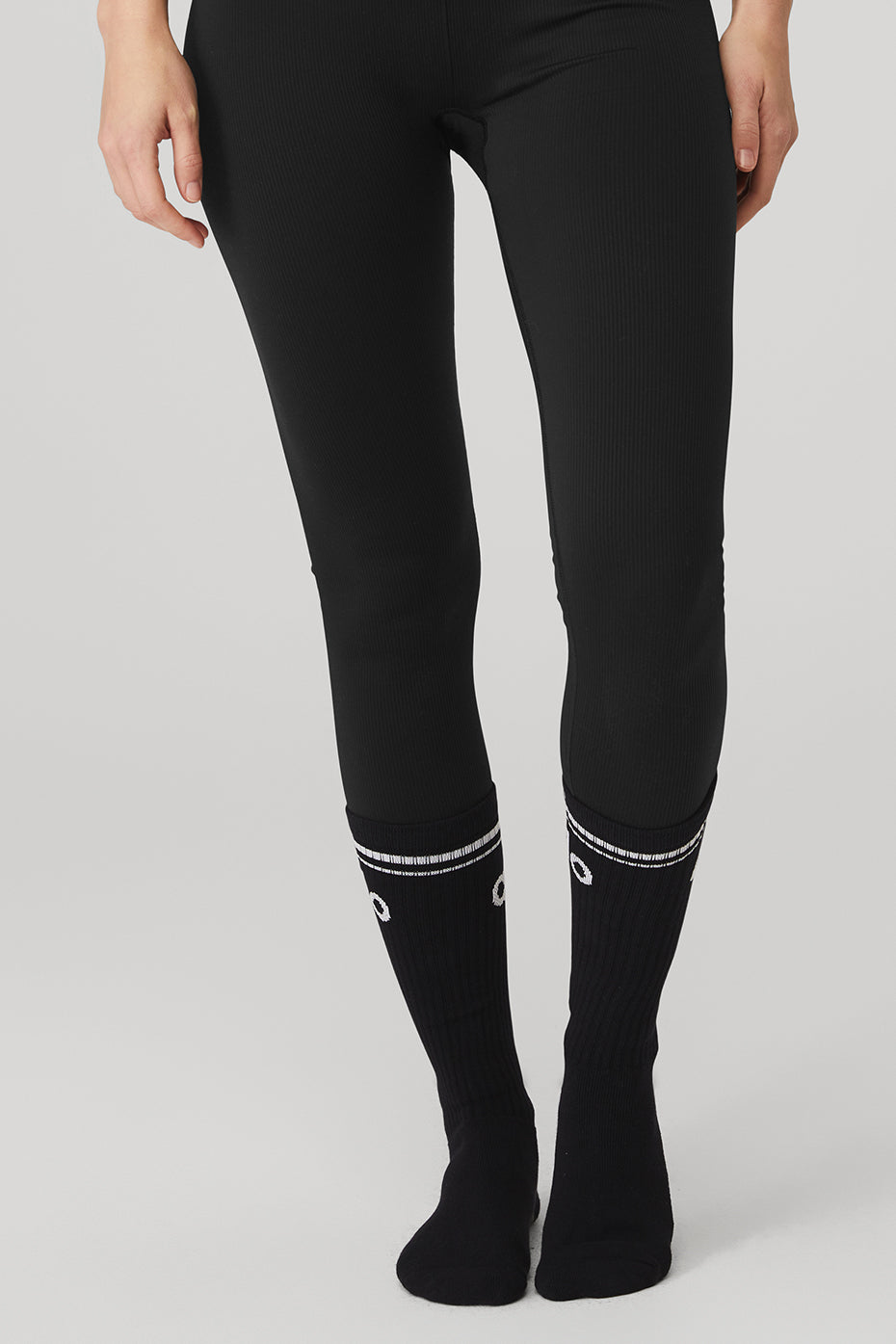 alo Women's Throwback Barre Sock - Black/White