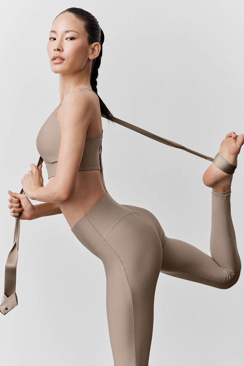alo Yoga Strap - Gravel