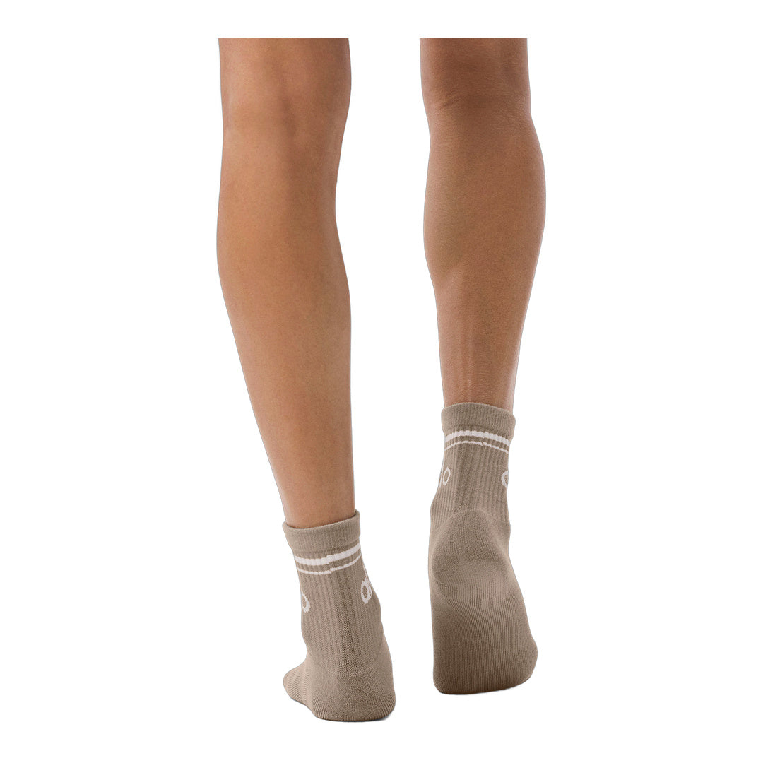 alo Unisex Half-Crew Throwback Sock - Gravel/White