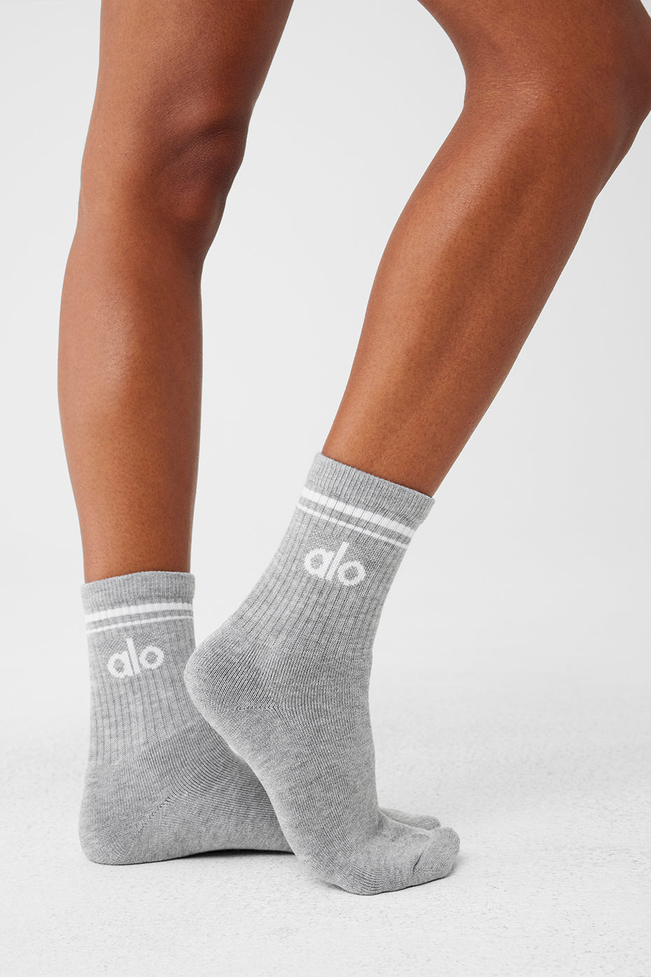 alo Unisex Half-Crew Throwback Sock - Athletic Heather Grey/White