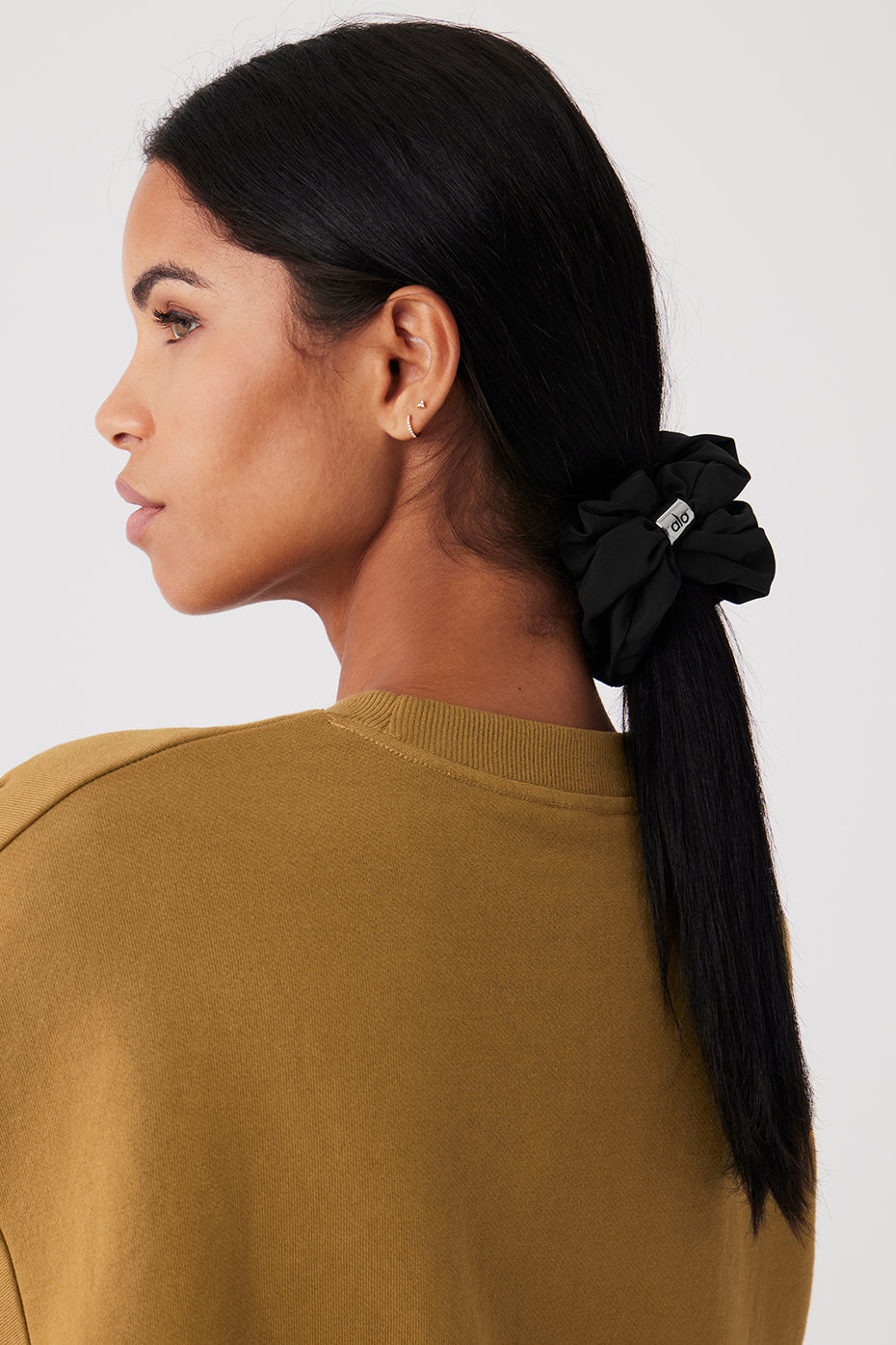 alo Bead It Oversized Scrunchie - Black