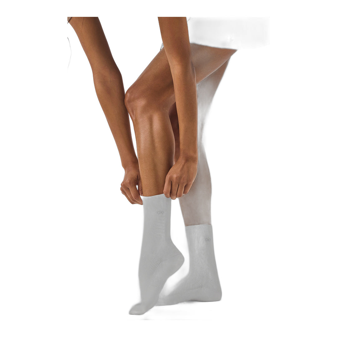 alo Unisex Half-Crew Understated Sock - White