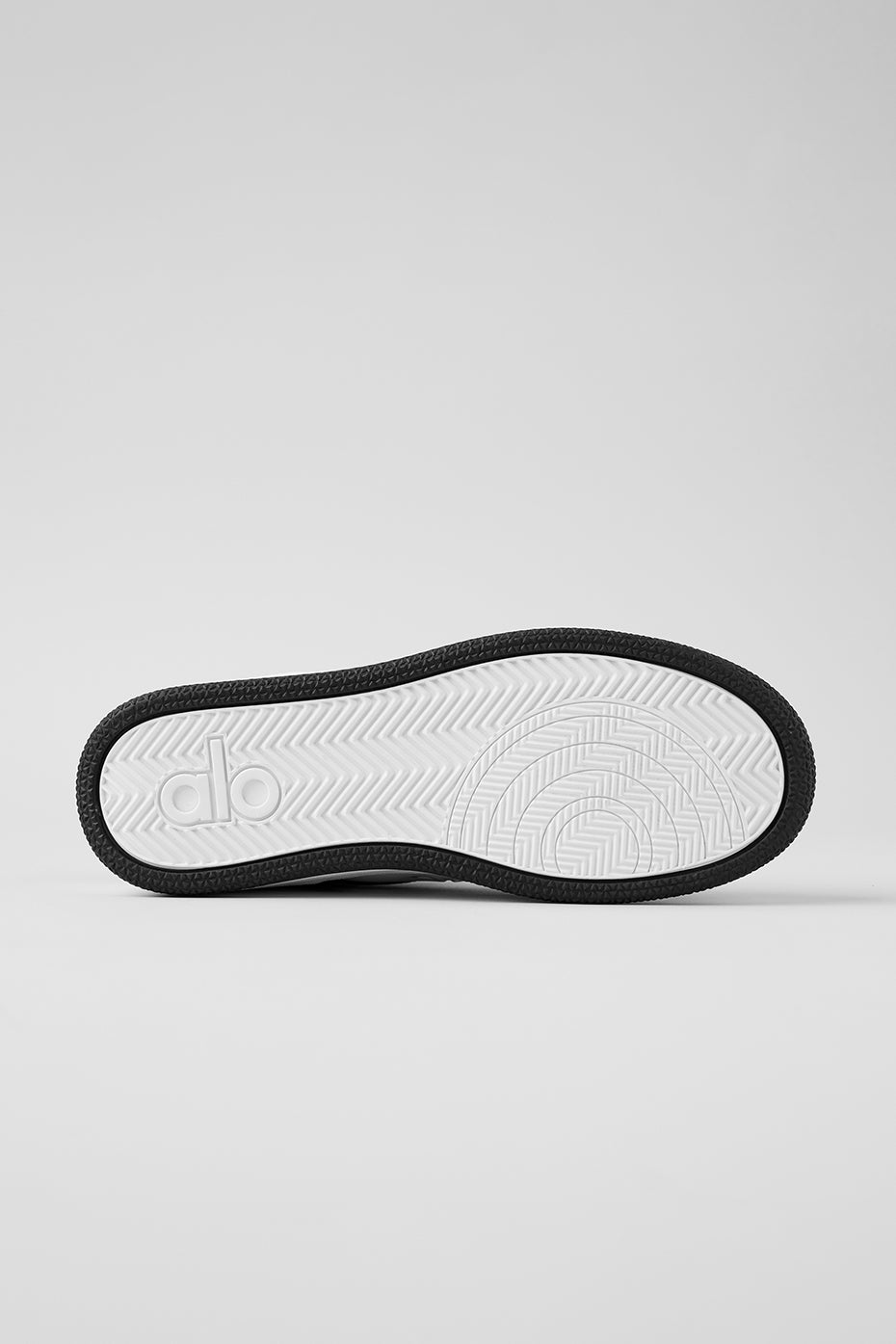 alo ALO Recovery Mode Sneaker - Black/White