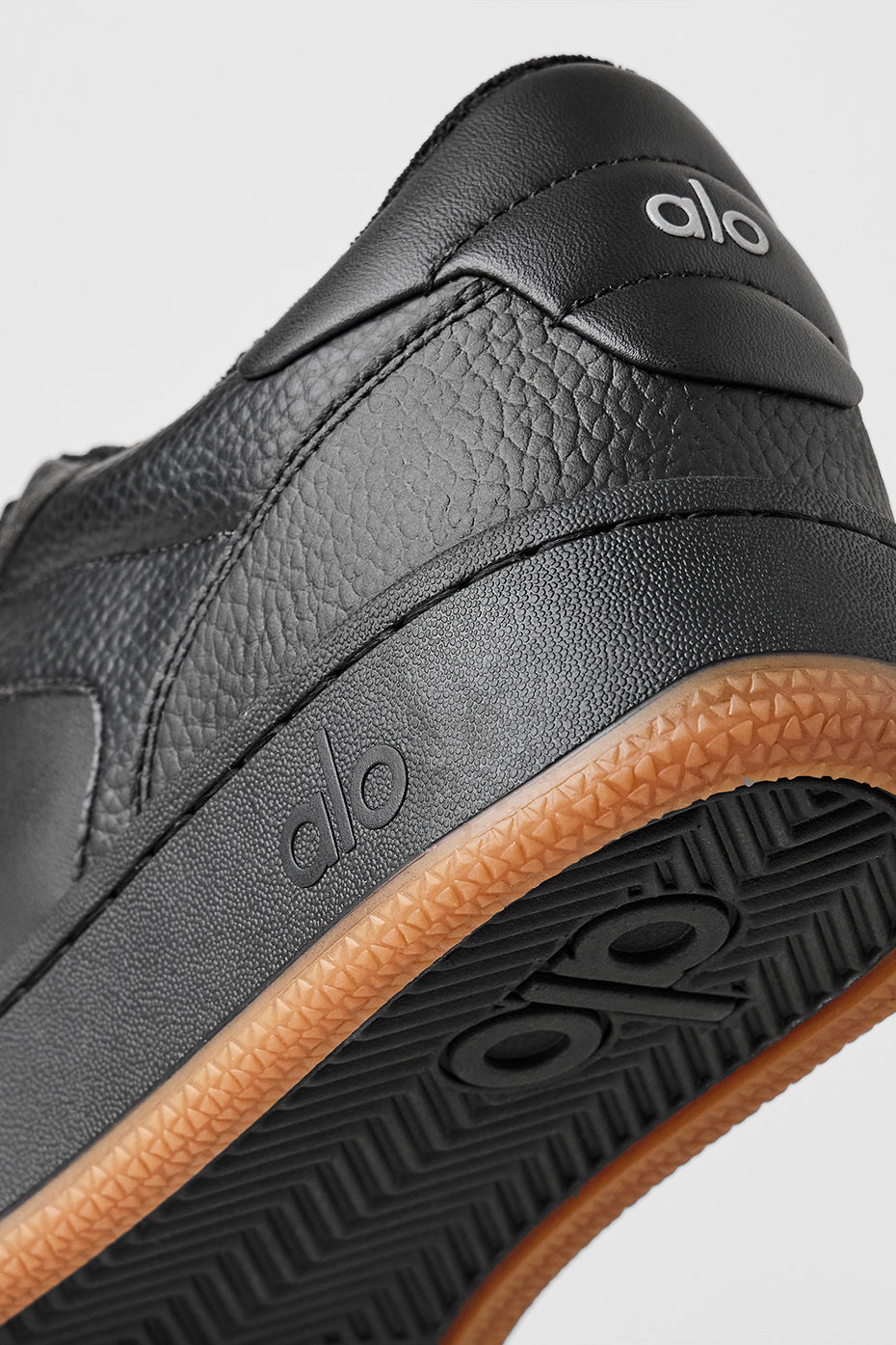 alo ALO Recovery Mode Sneaker - Black/Gum