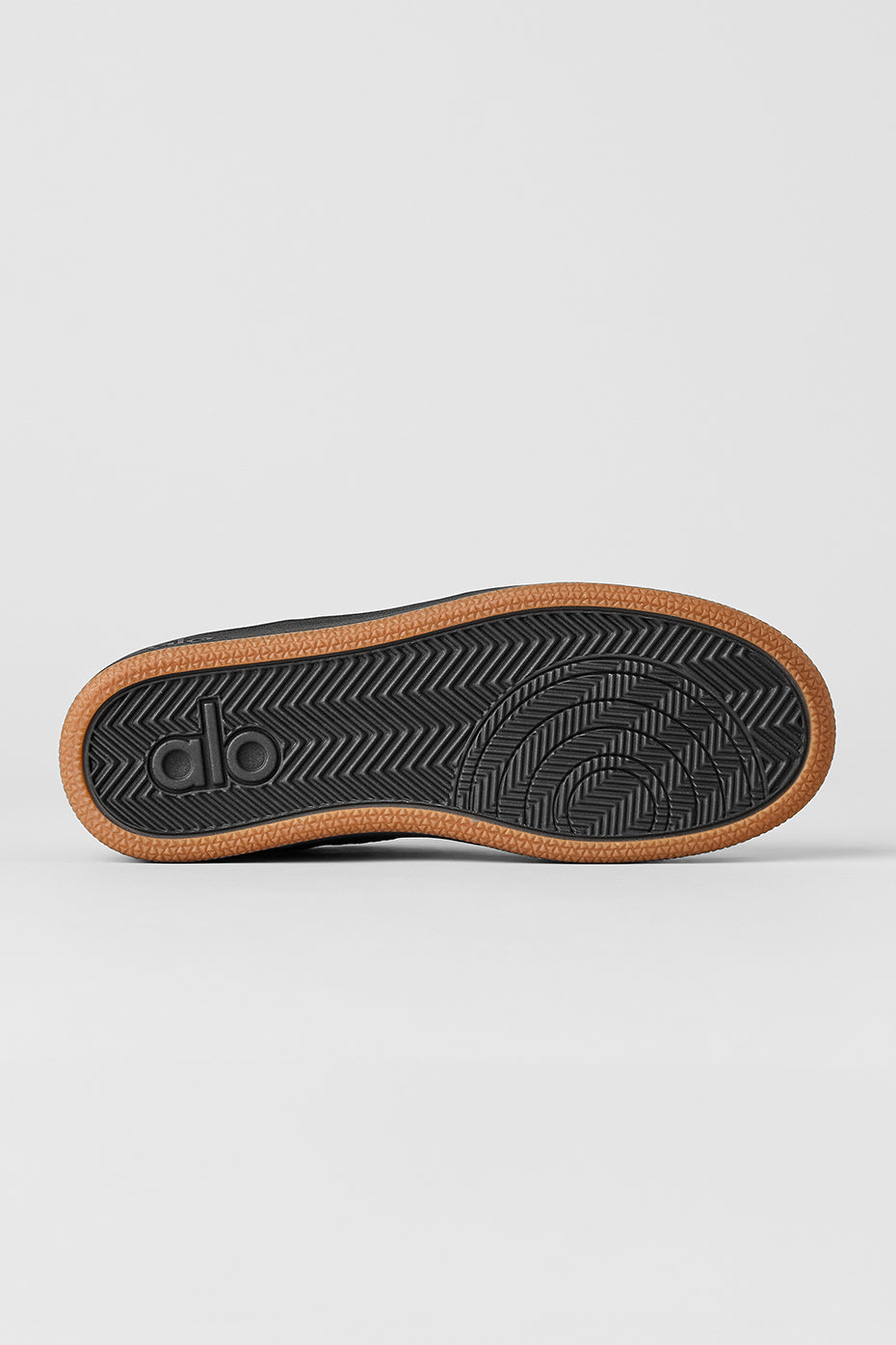 alo ALO Recovery Mode Sneaker - Black/Gum