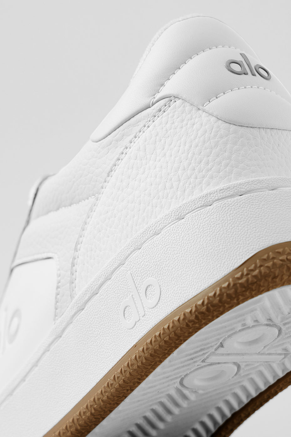 alo ALO Recovery Mode Sneaker - Natural White/Gum