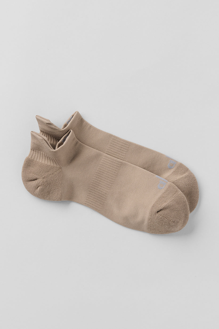 alo Unisex Performance Tab Sock - Gravel