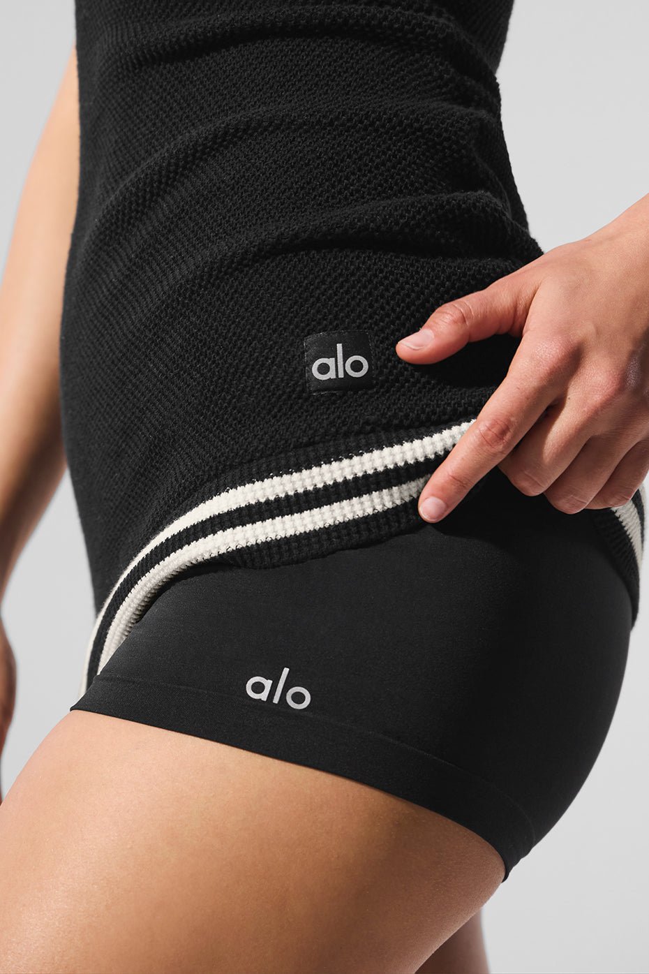 alo Sheer Glow Boyshort - Black