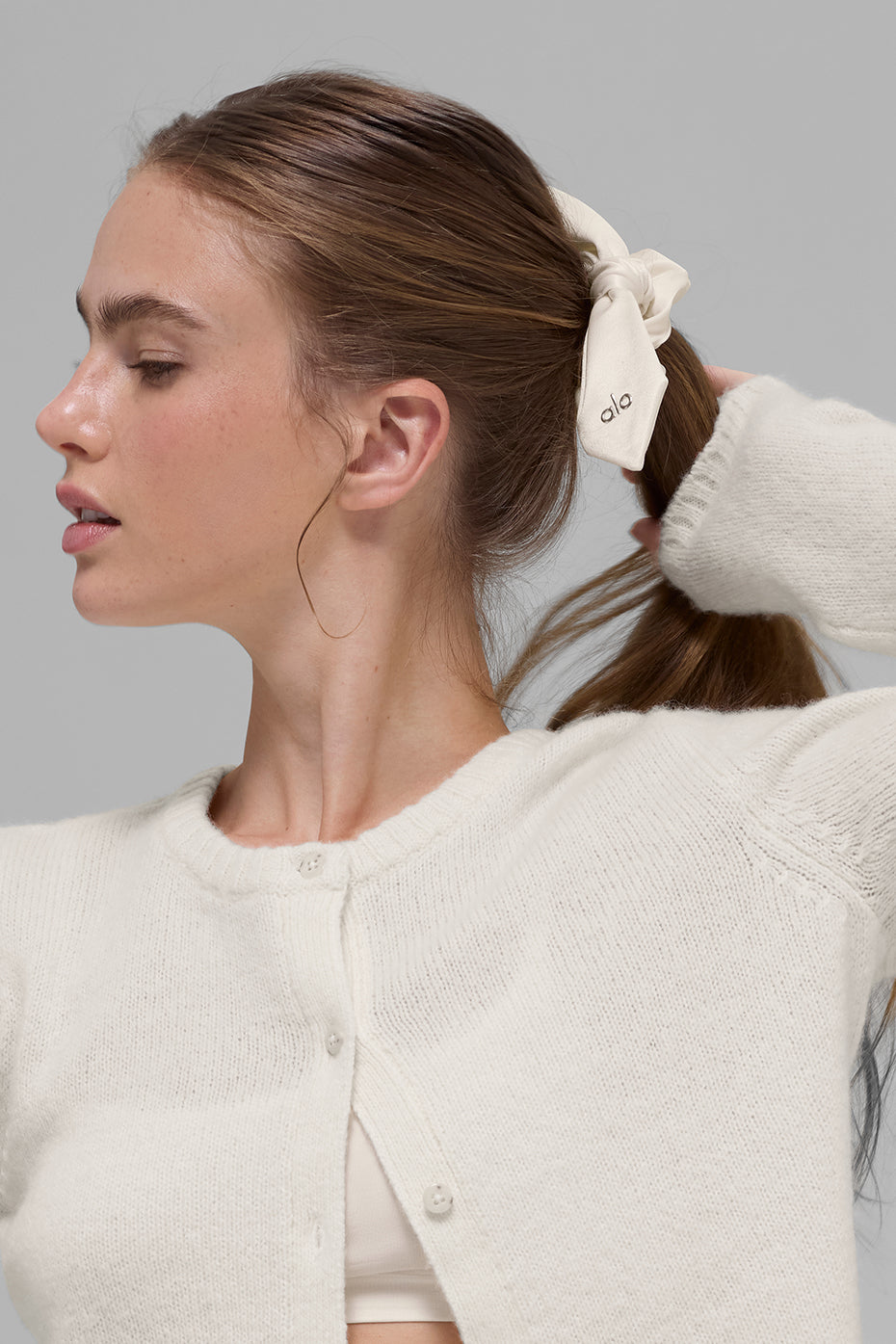 alo Airlift Rhythm Scrunchie - Ivory