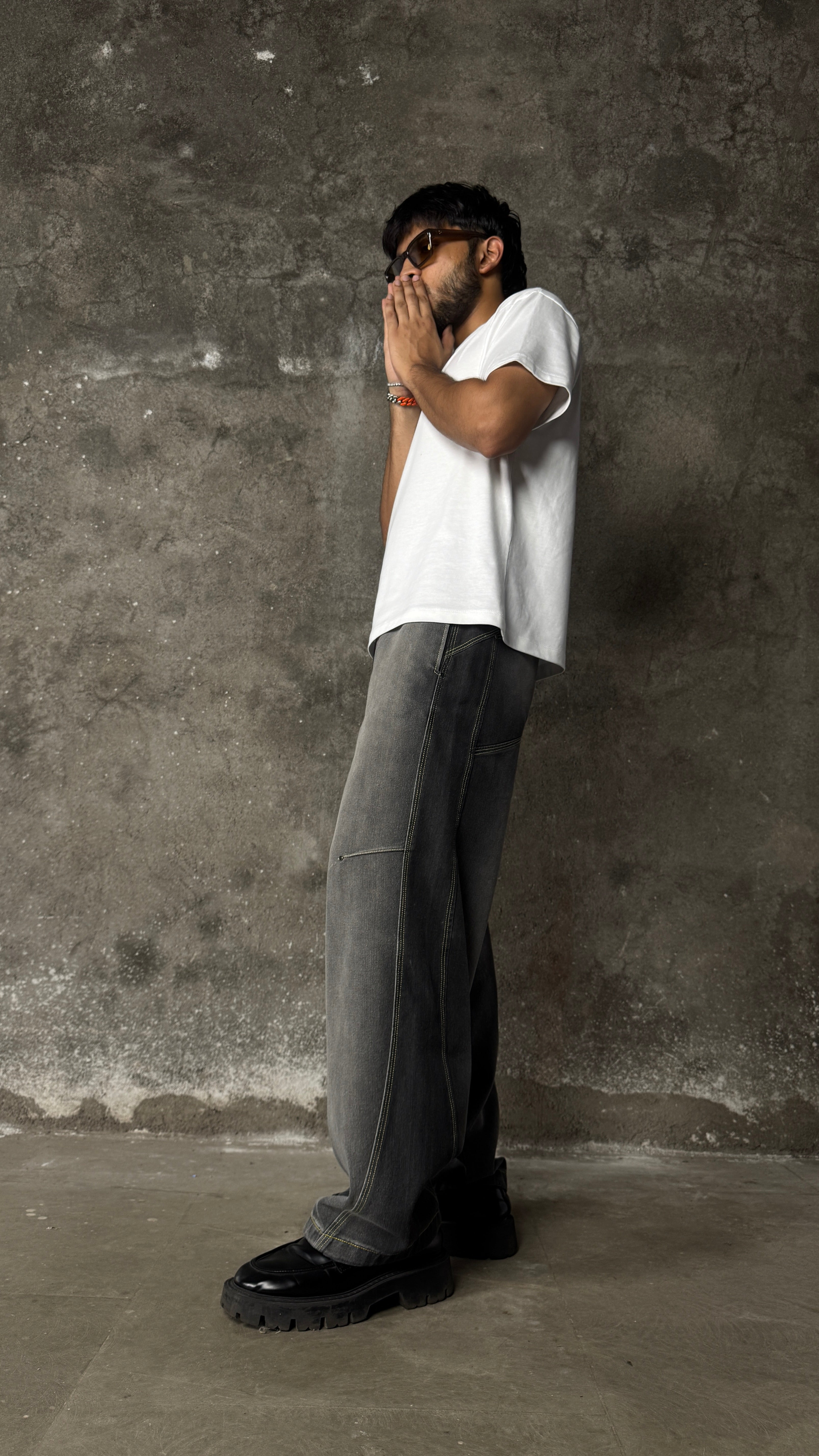 B4 Curved-black spray - RTW